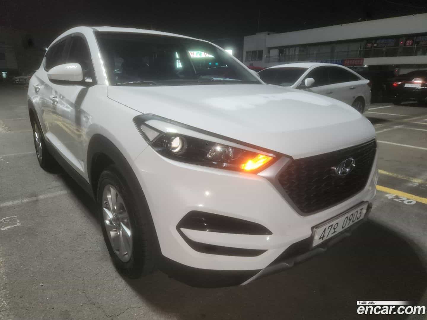 Tucson Hyundai 2016.2-OUTER-001
