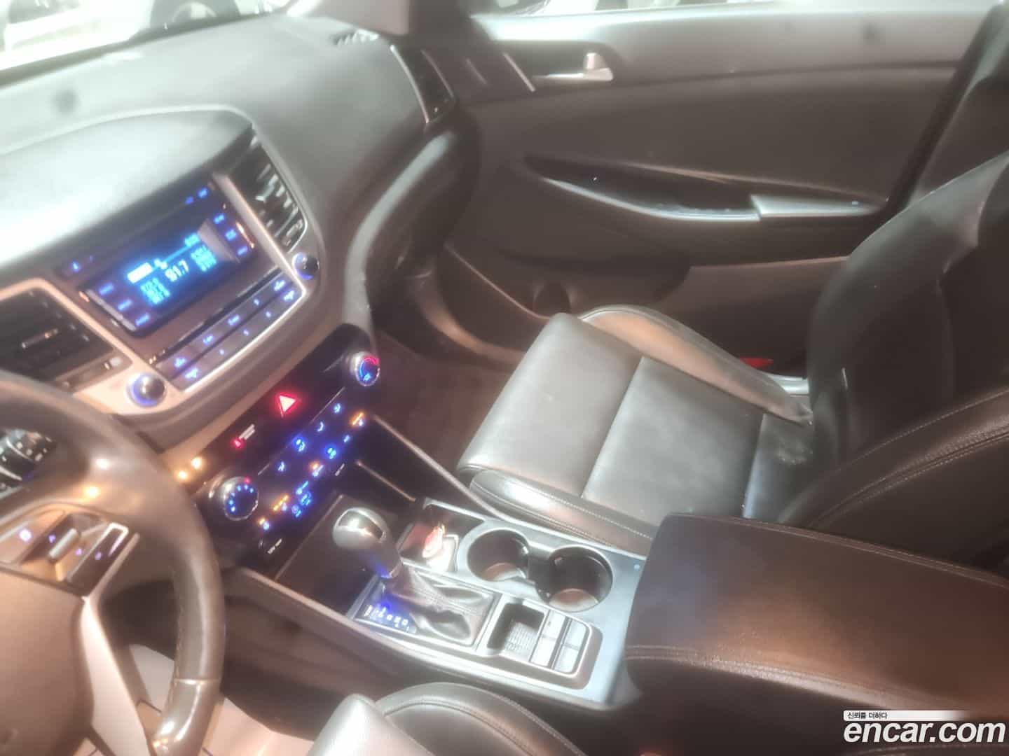 Tucson Hyundai 2016.2-INNER-010