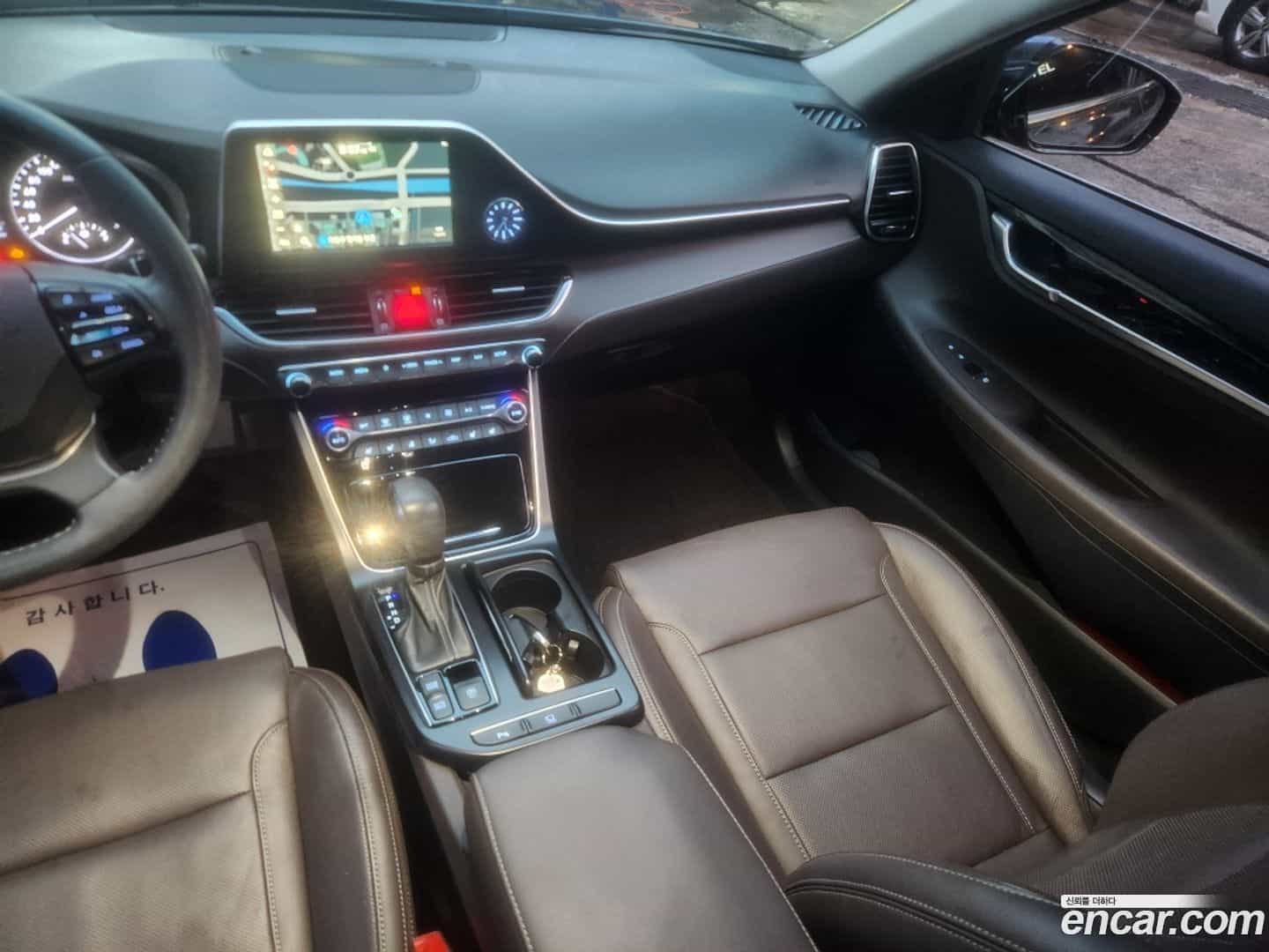 Grandeur Hyundai 2018.1-OPTION-024