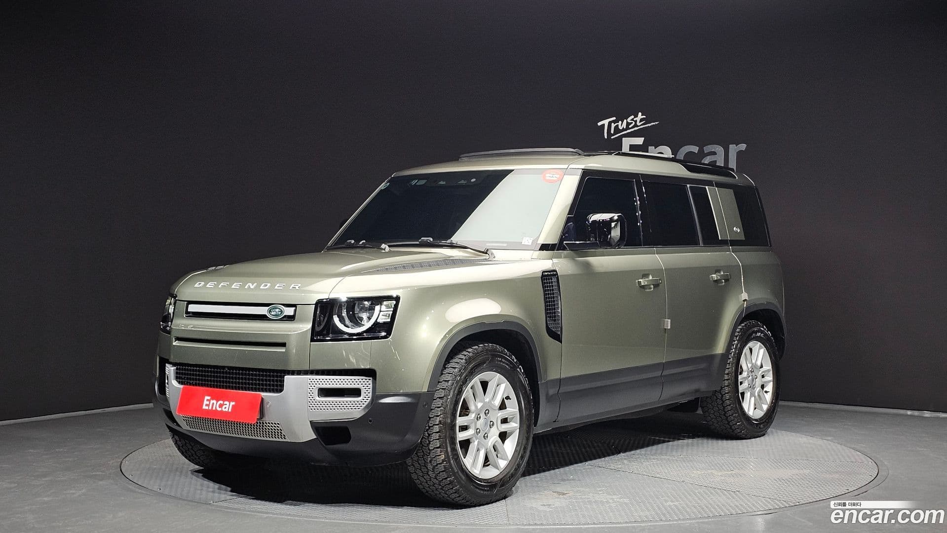 Main__Slider__Photo:Defender Land Rover 2021.11-0