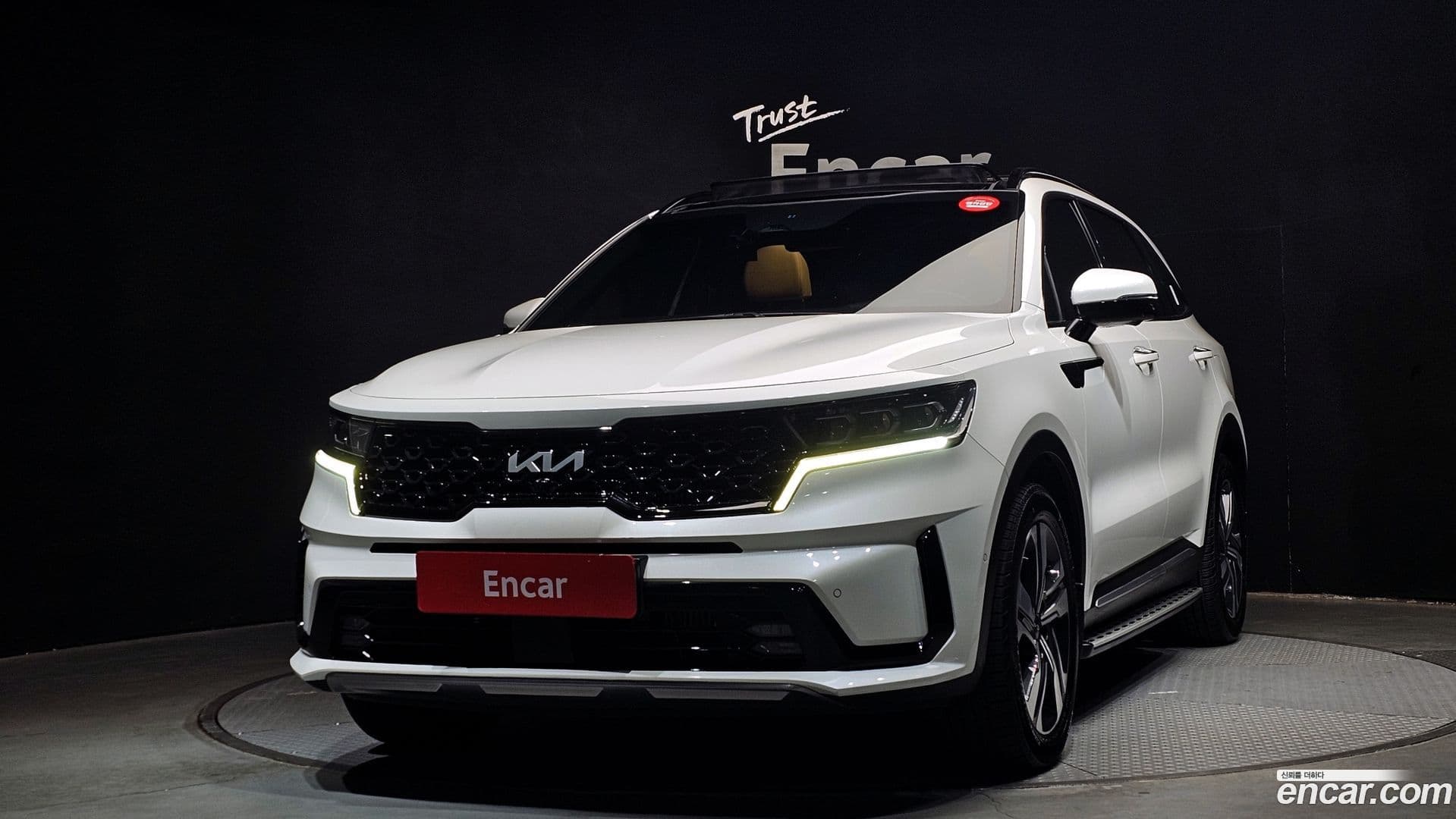 Main__Slider__Photo:Sorento Kia 2022.6-0