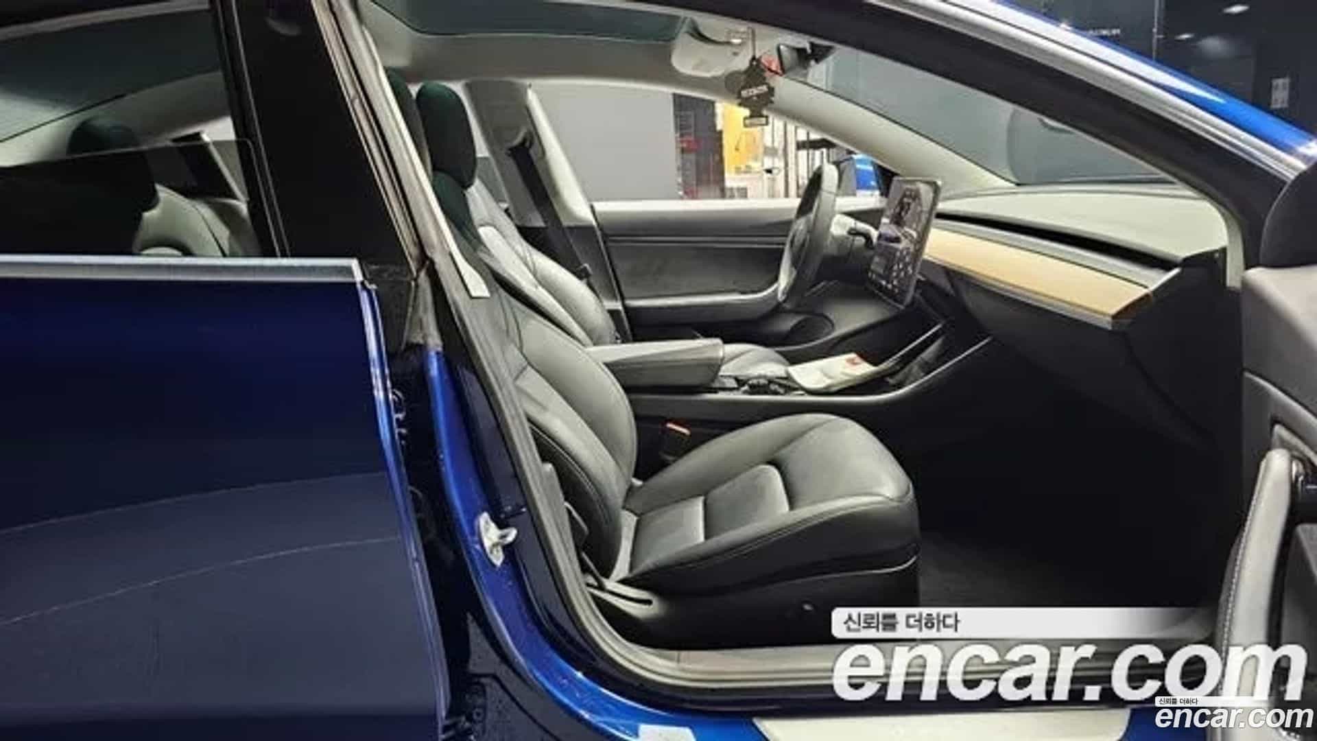 Model 3 Tesla 2020.2-INNER-010