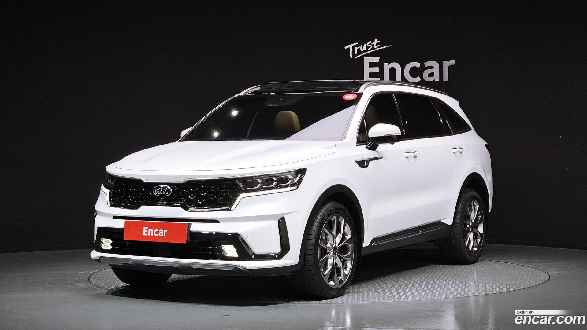 Main__Slider__Photo:Sorento Kia 2020.9-0