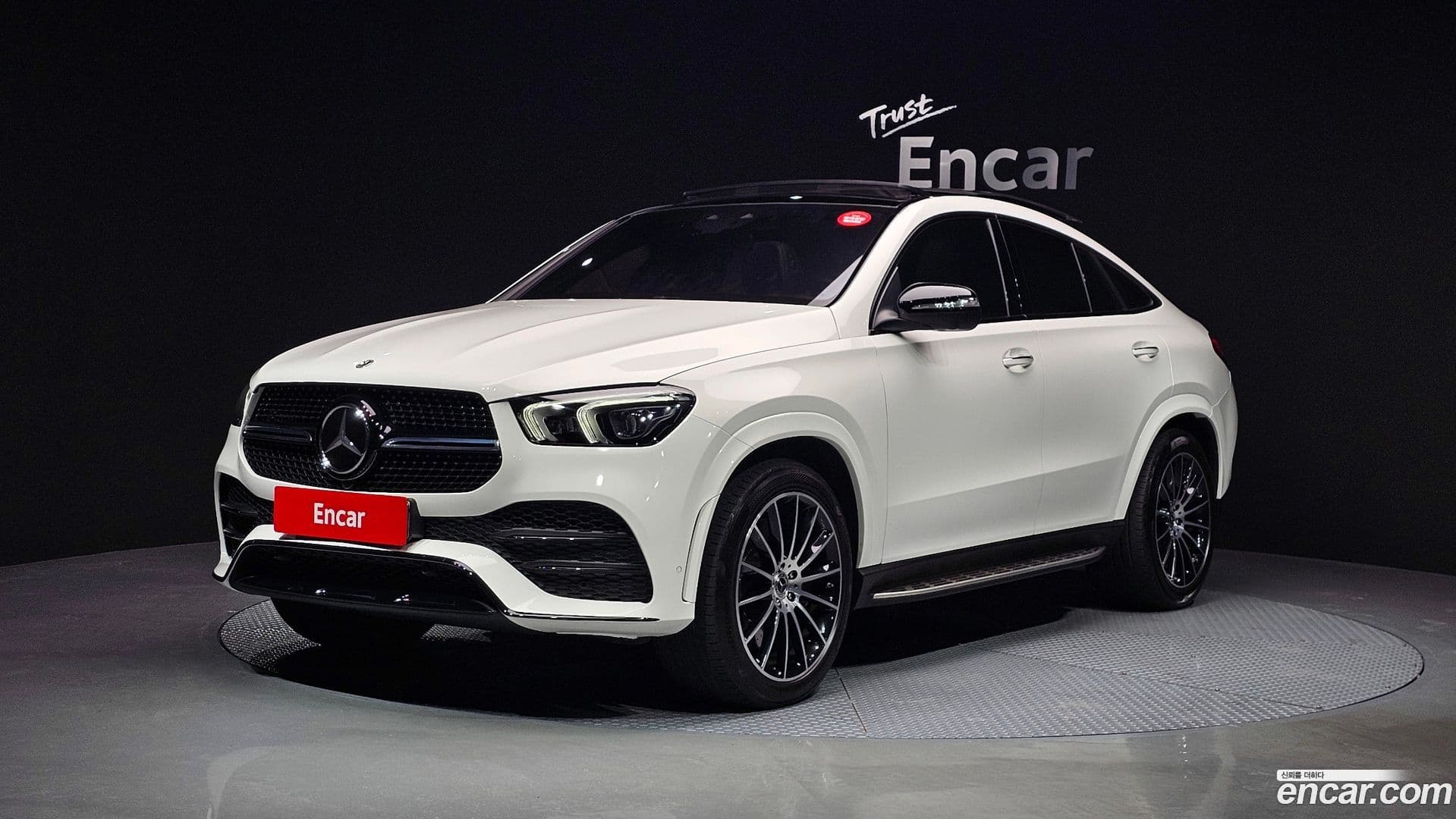 Main__Slider__Photo:GLE-Class Mercedes-Benz 2022.5-0