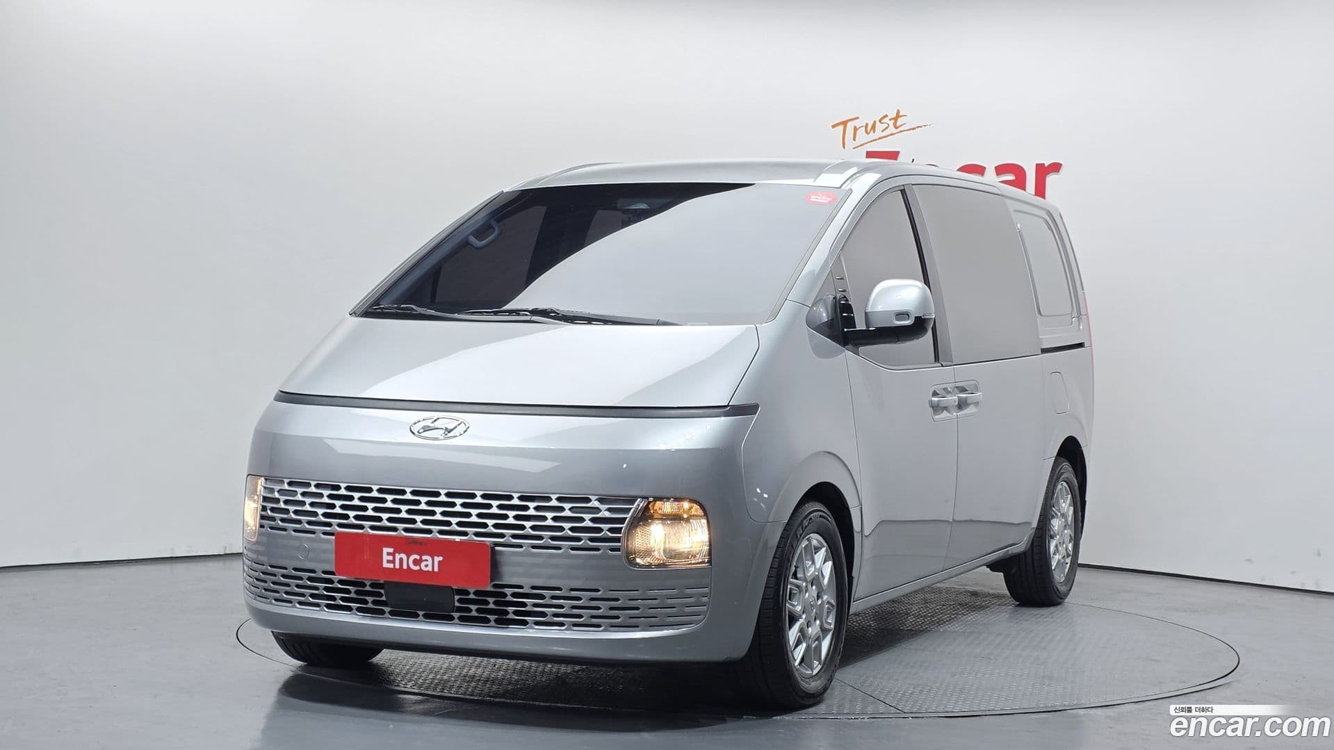 Main__Slider__Photo:Staria Hyundai 2022.5-0