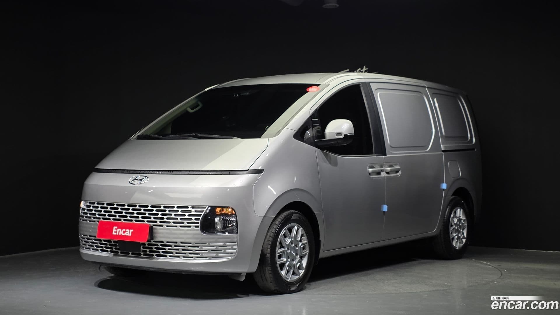 Main__Slider__Photo:Staria Hyundai 2022.0-0