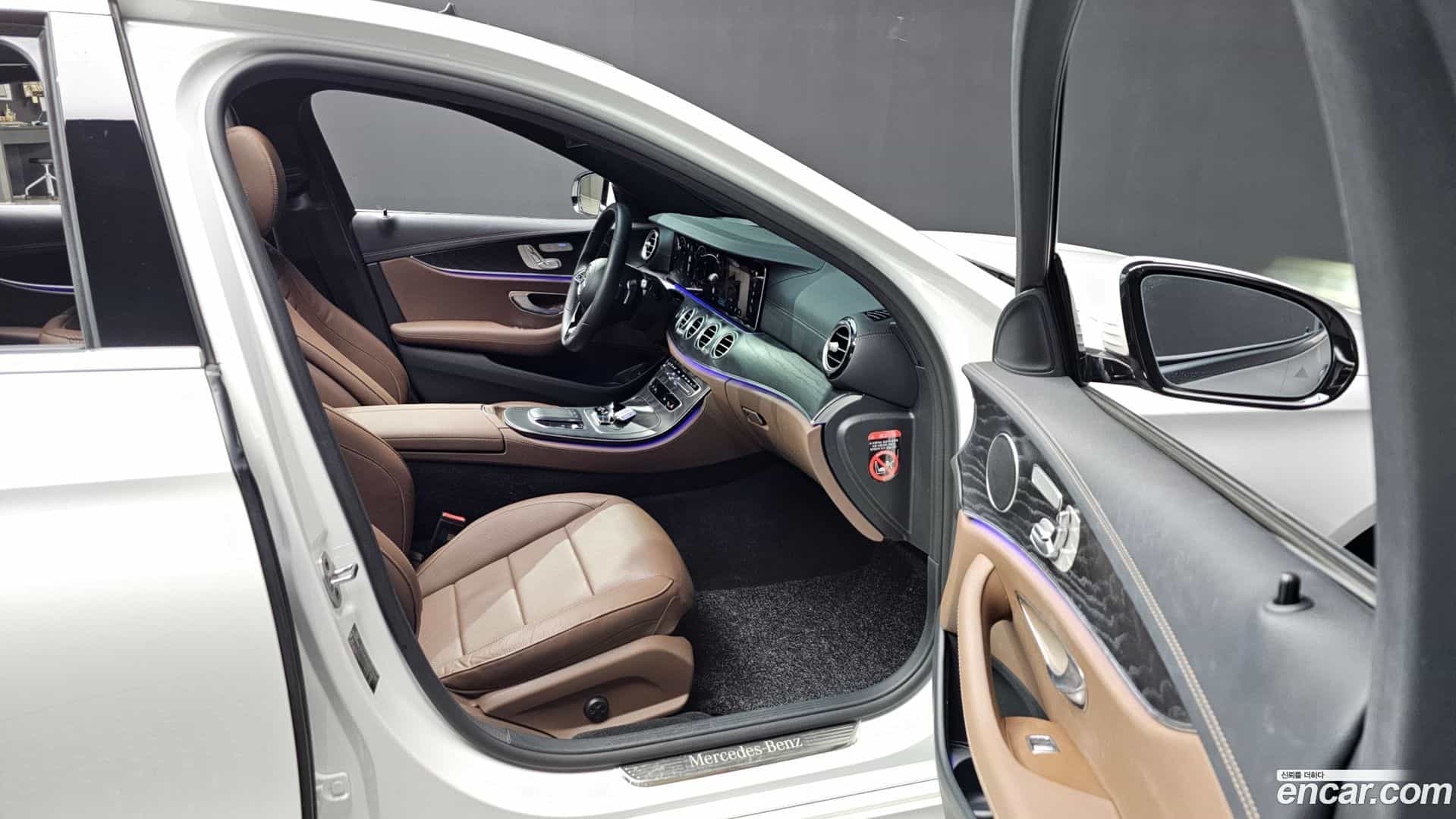 E-Class Mercedes-Benz 2023.6-OPTION-015