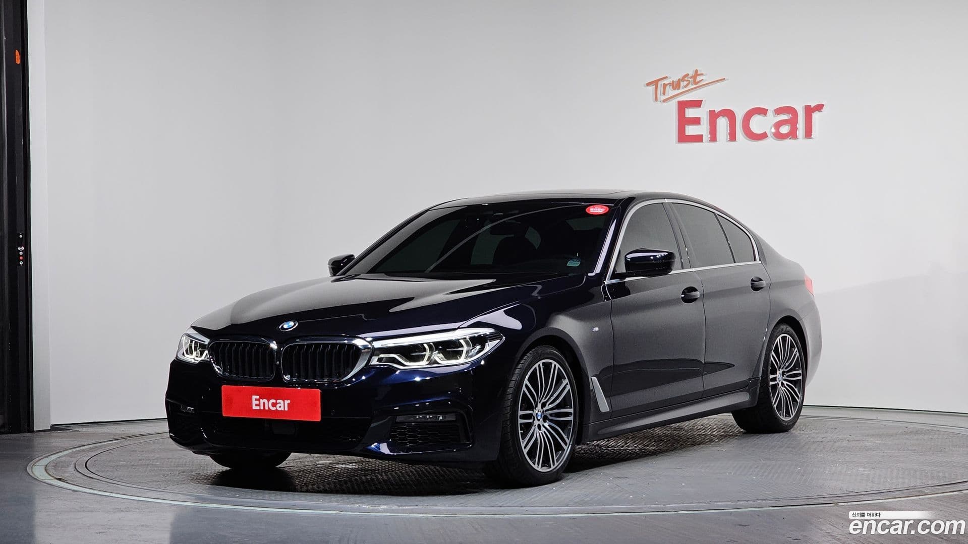 Main__Slider__Photo:5-Series BMW 2019.7-0