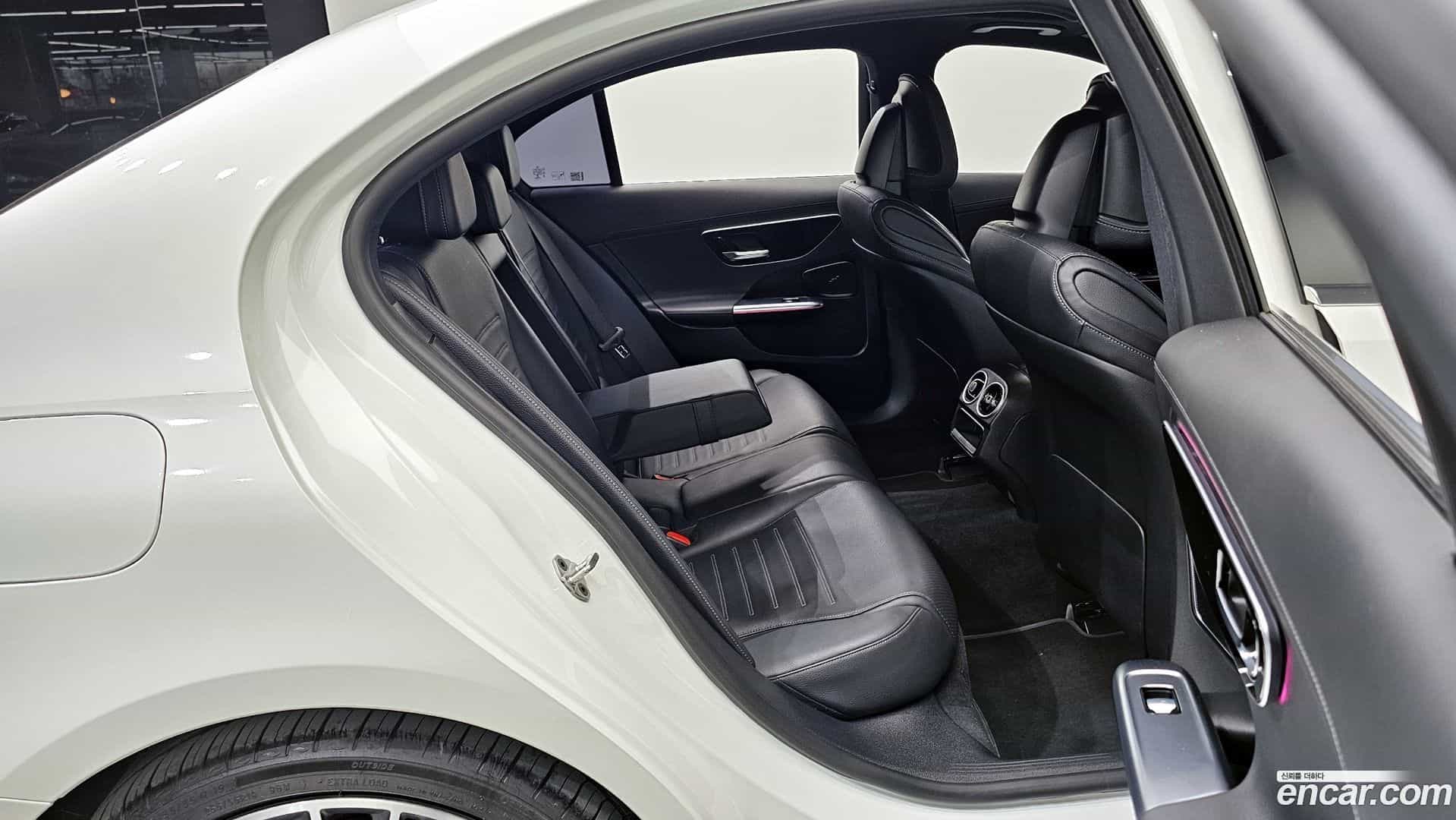 C-Class Mercedes-Benz 2022.3-OPTION-015