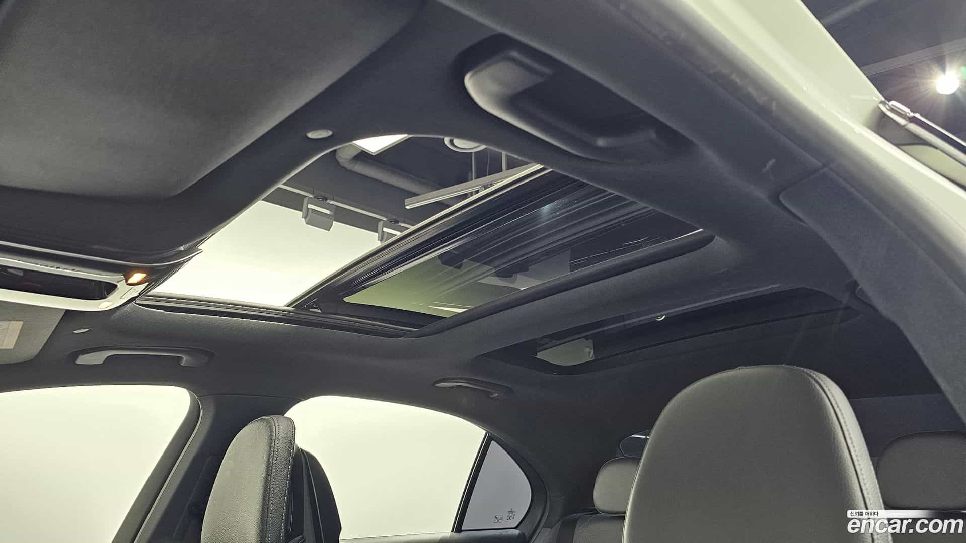 C-Class Mercedes-Benz 2022.3-OPTION-017