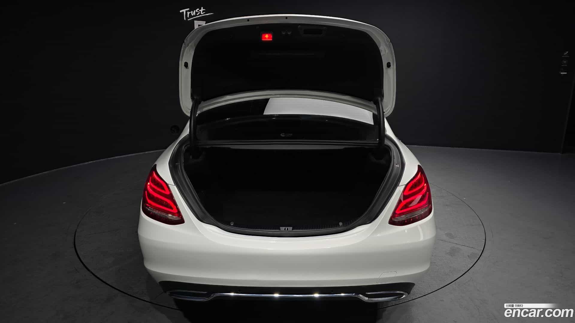 C-Class Mercedes-Benz 2015.9-OPTION-024