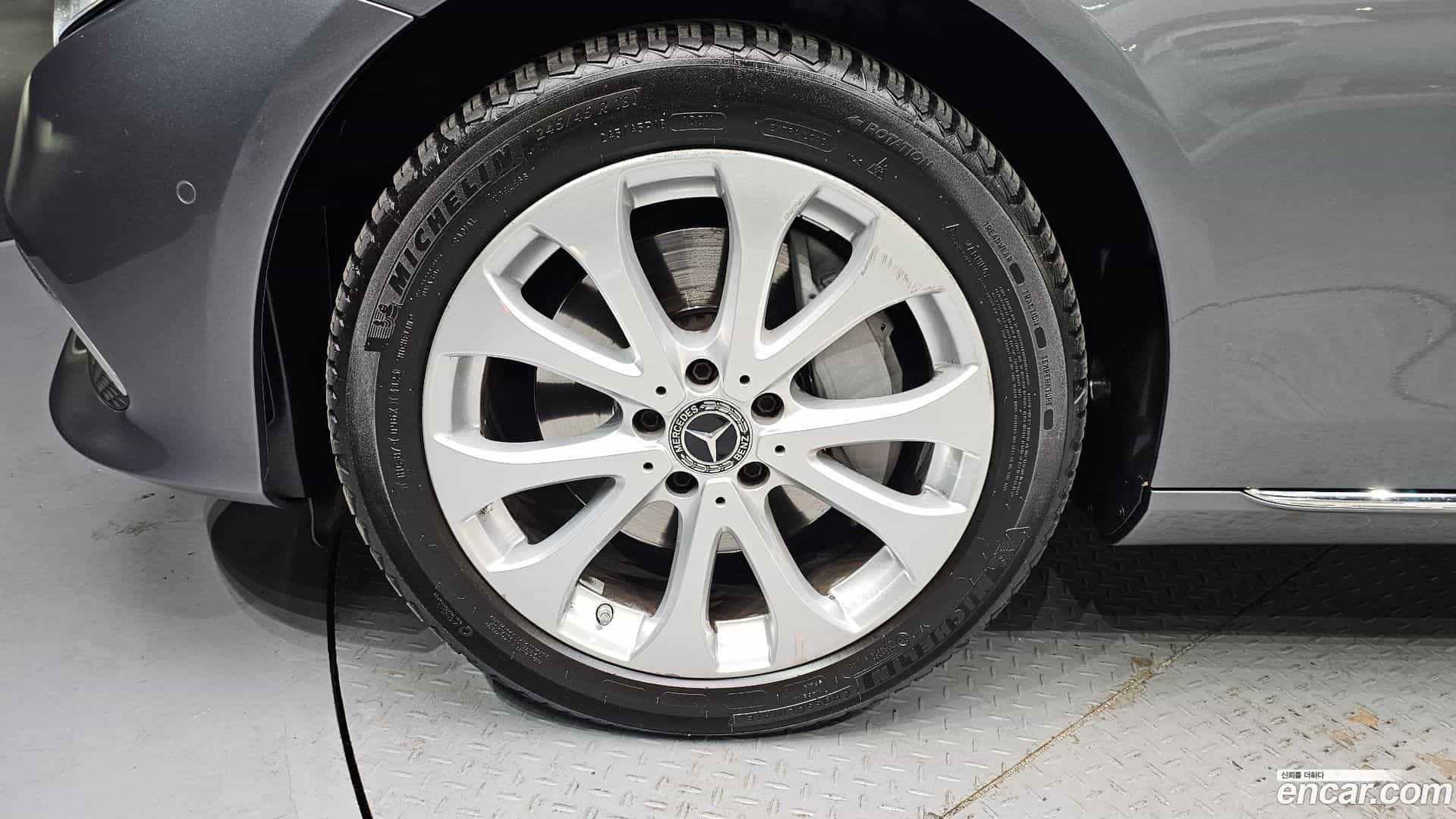 E-Class Mercedes-Benz 2018.10-OUTER-005