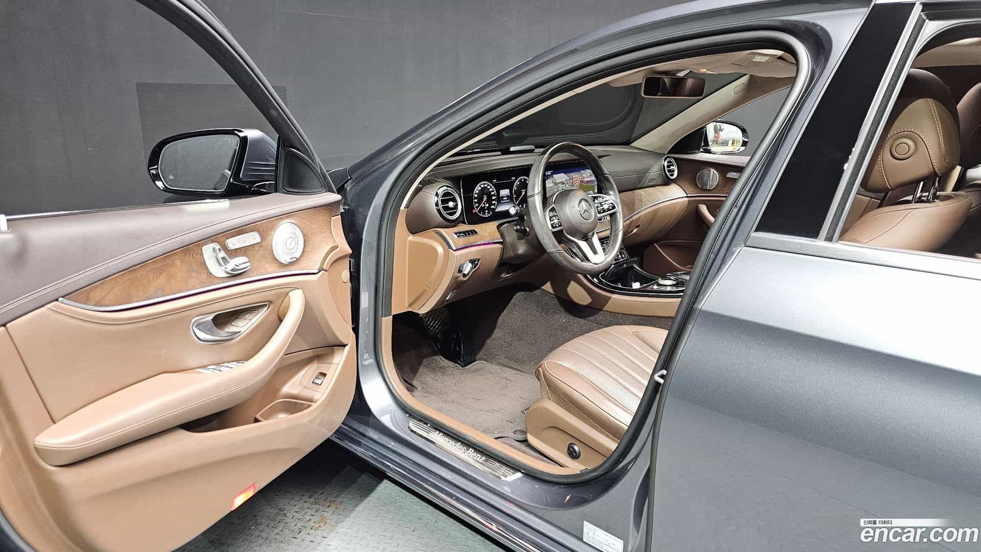 E-Class Mercedes-Benz 2018.10-INNER-010