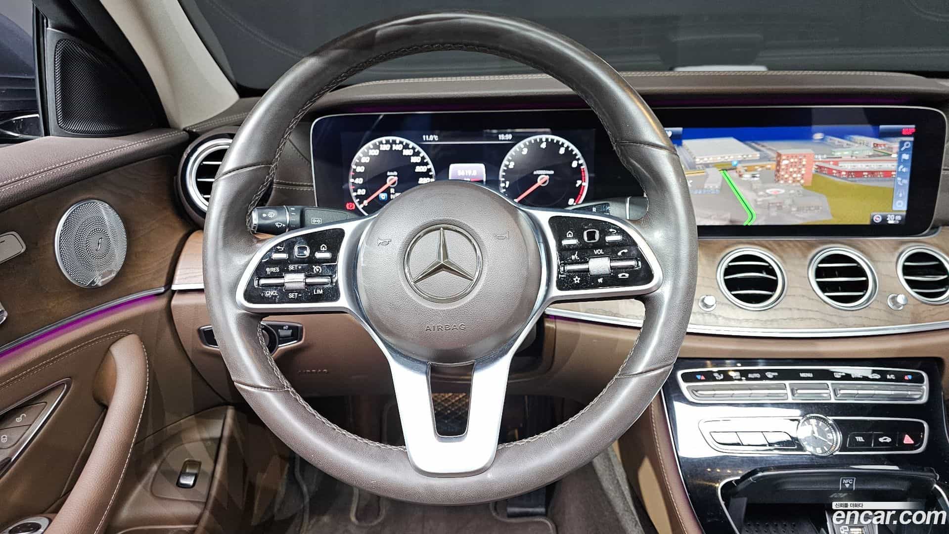 E-Class Mercedes-Benz 2018.10-OPTION-018