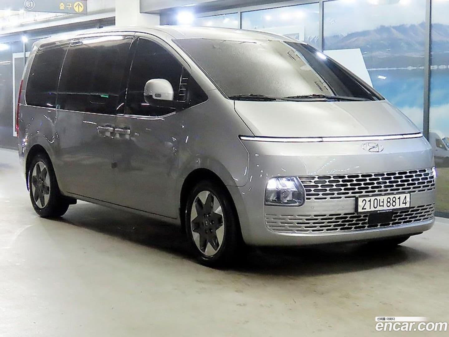 Main__Slider__Photo:Staria Hyundai 2021.4-0