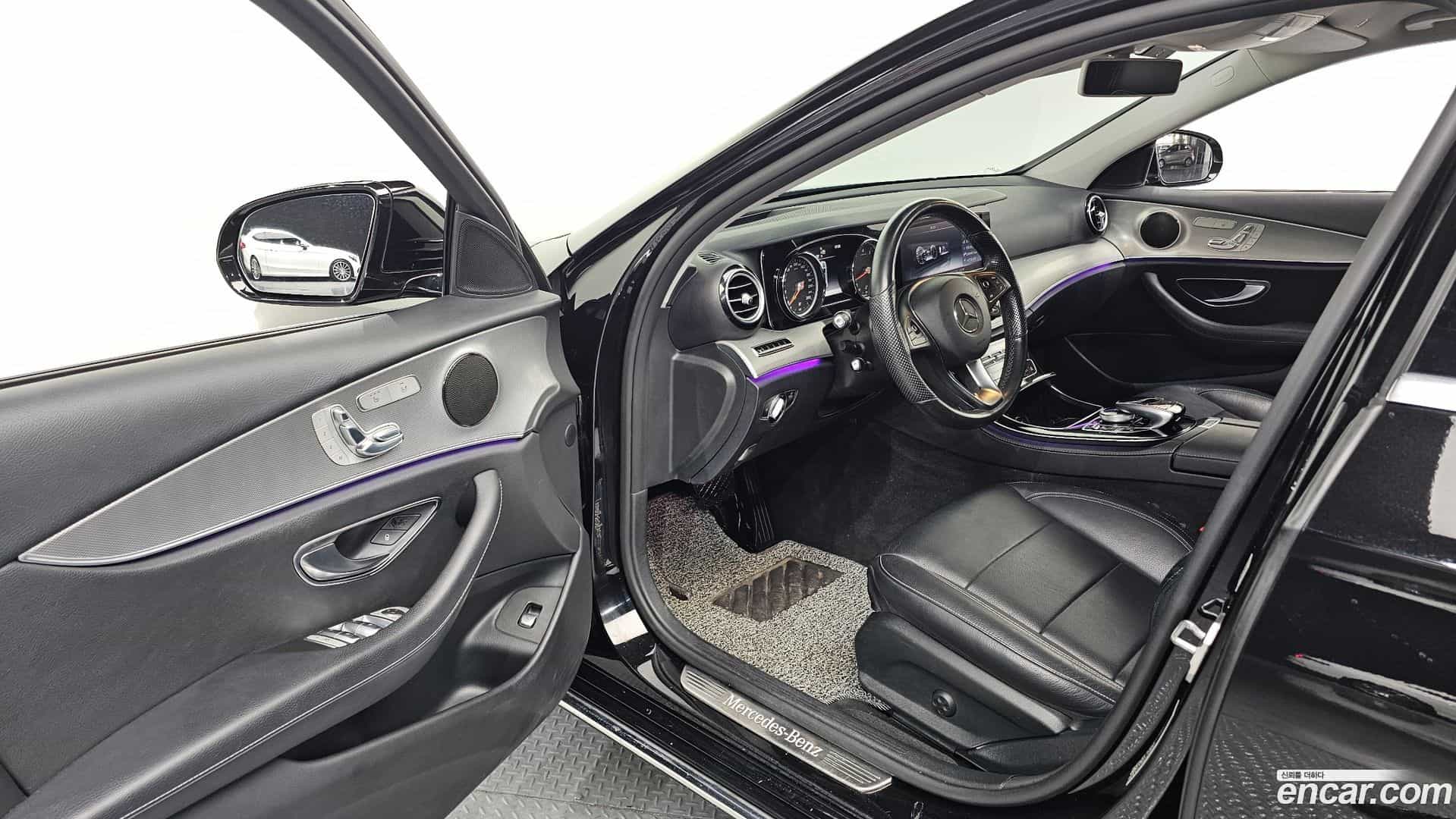 E-Class Mercedes-Benz 2017.0-INNER-010