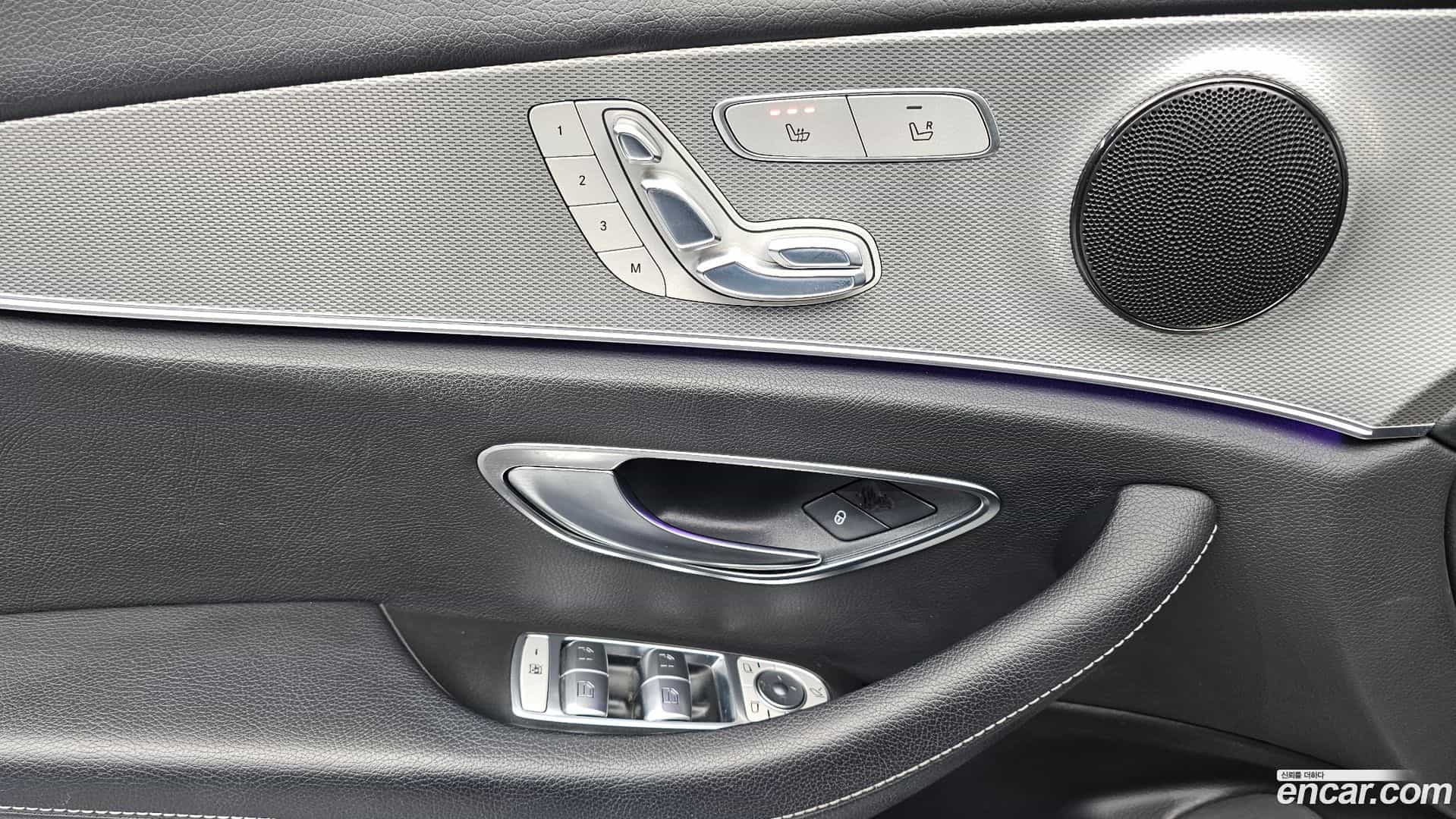 E-Class Mercedes-Benz 2017.0-OPTION-017