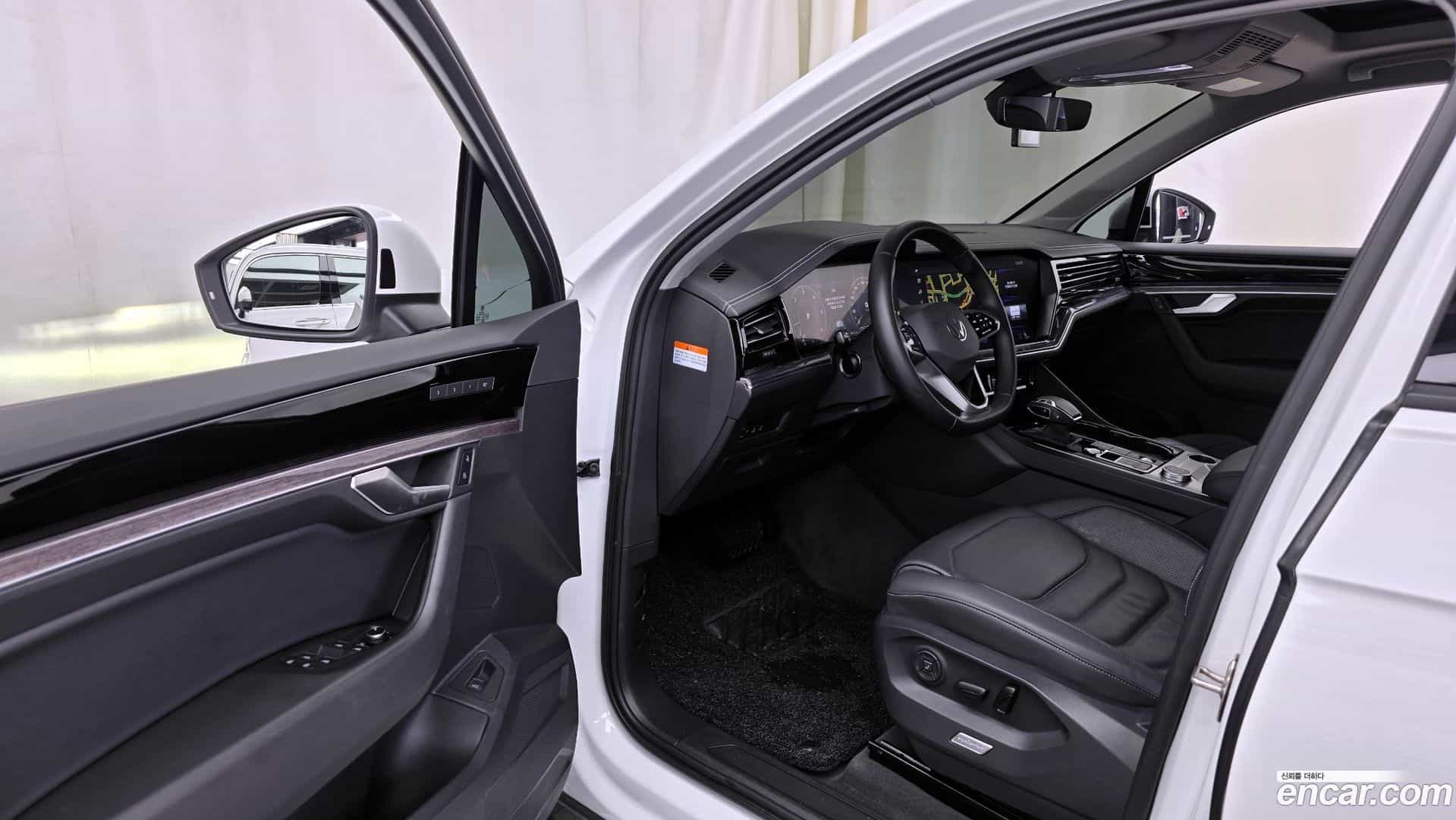 Touareg Volkswagen 2023.6-INNER-010