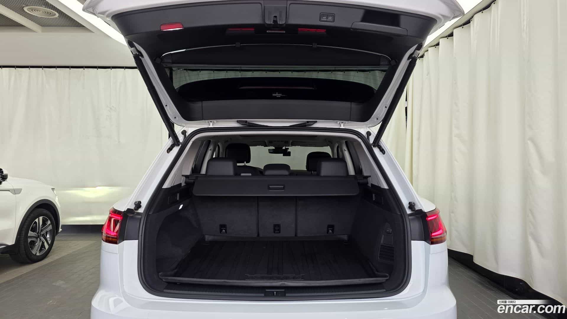Touareg Volkswagen 2023.6-OPTION-024