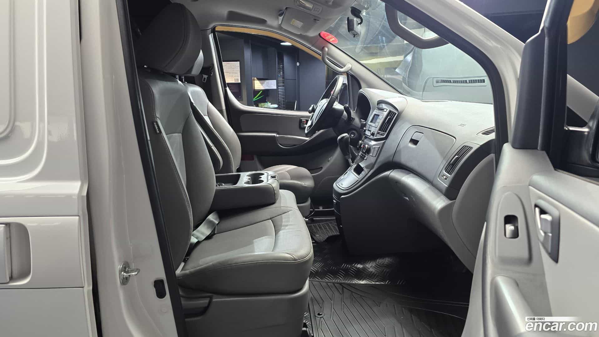 Starex Hyundai 2018.4-OPTION-015