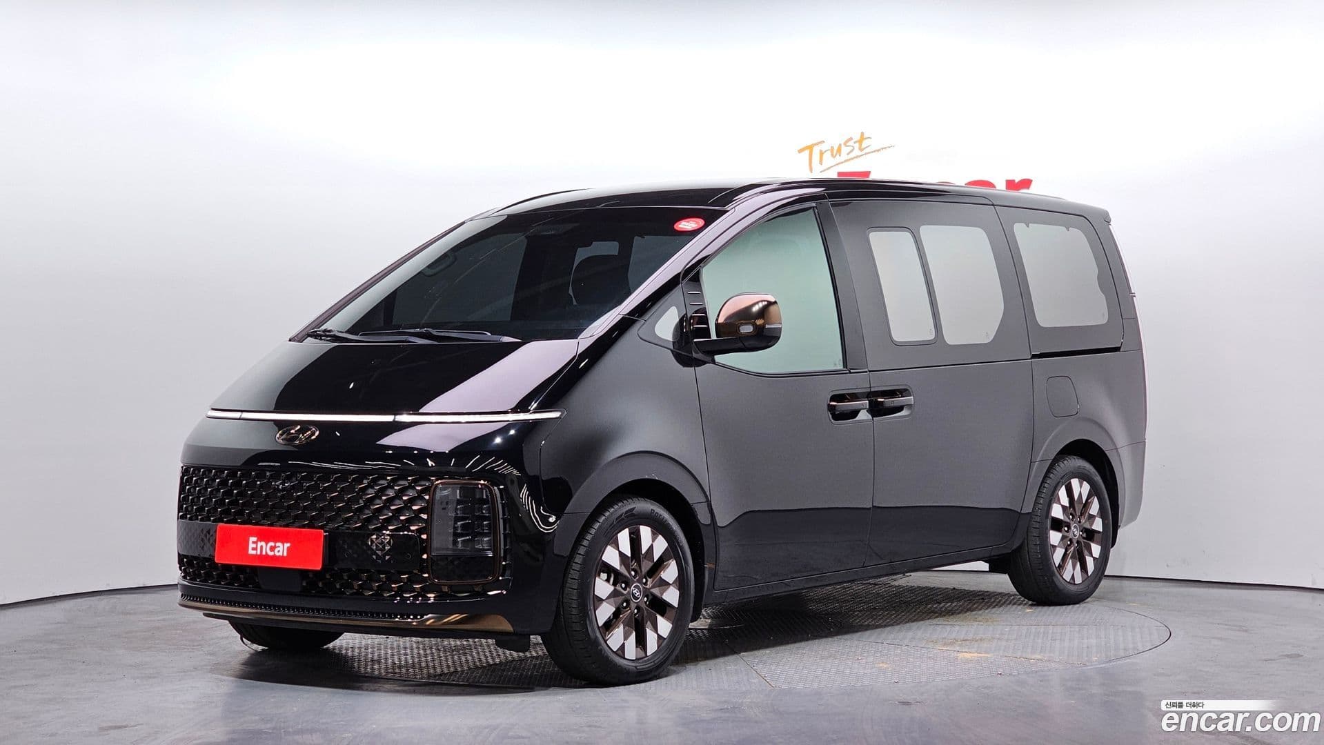 Main__Slider__Photo:Staria Hyundai 2023.0-0
