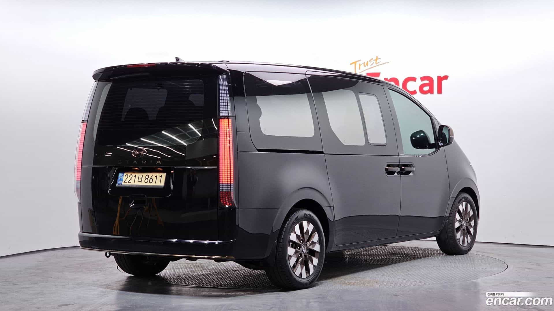 Staria Hyundai 2023.0-OUTER-002