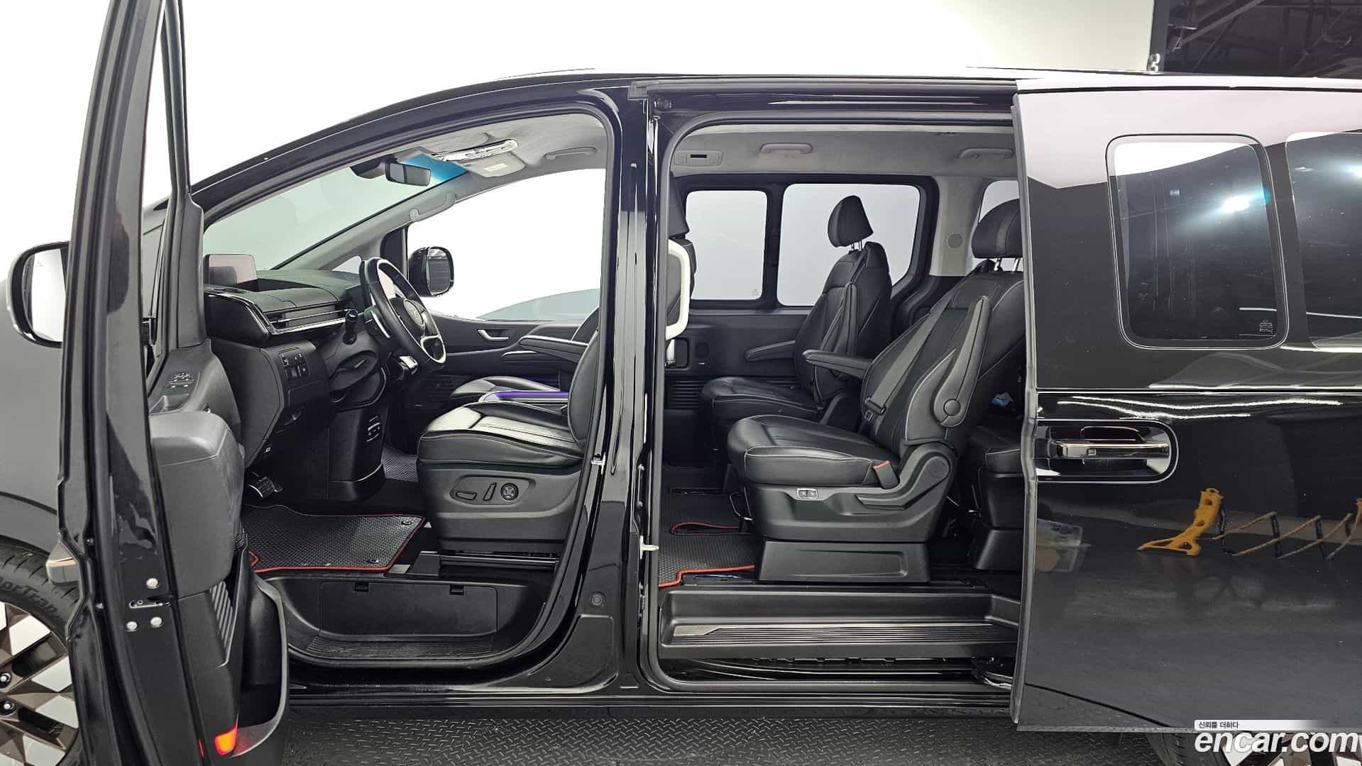 Staria Hyundai 2023.0-INNER-010