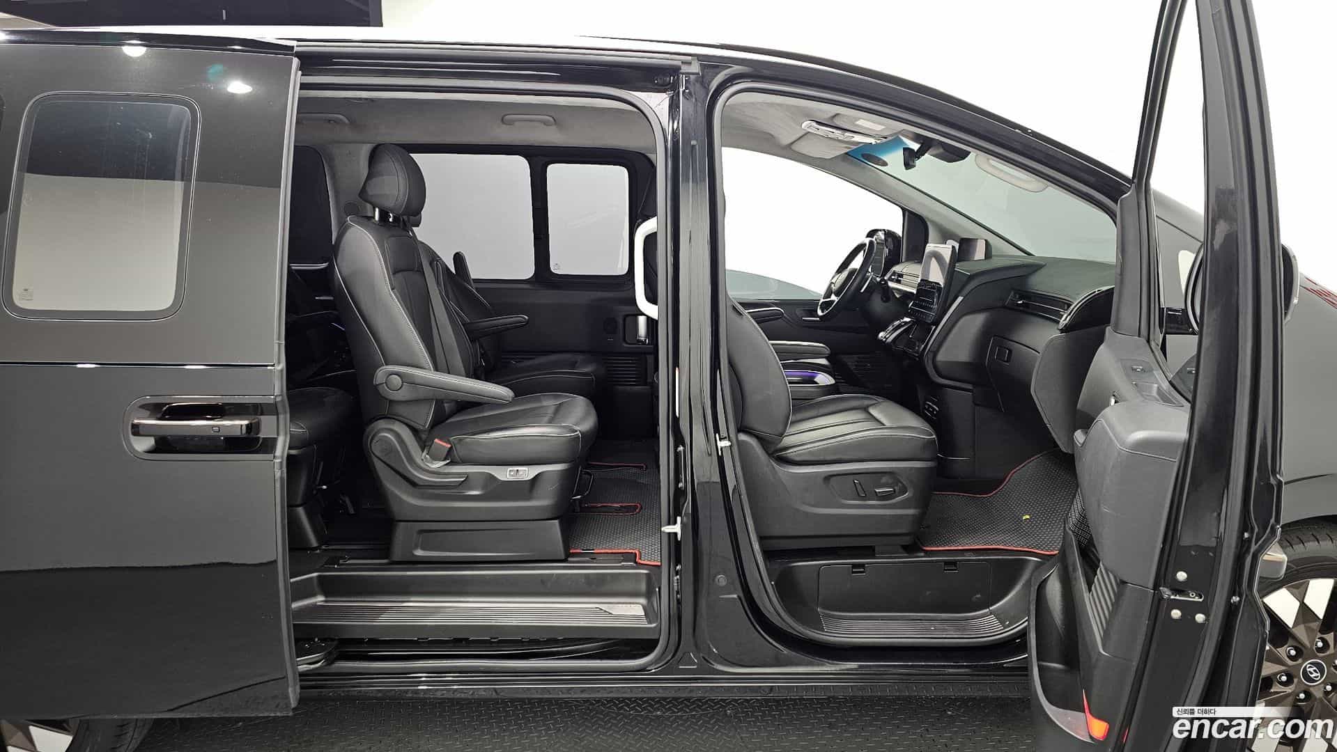 Staria Hyundai 2023.0-OPTION-015