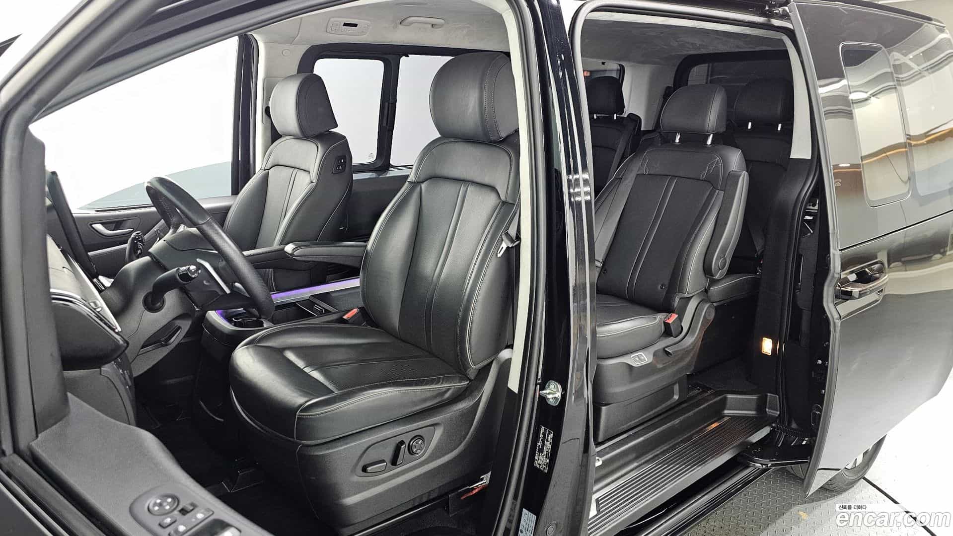 Staria Hyundai 2023.0-OPTION-016