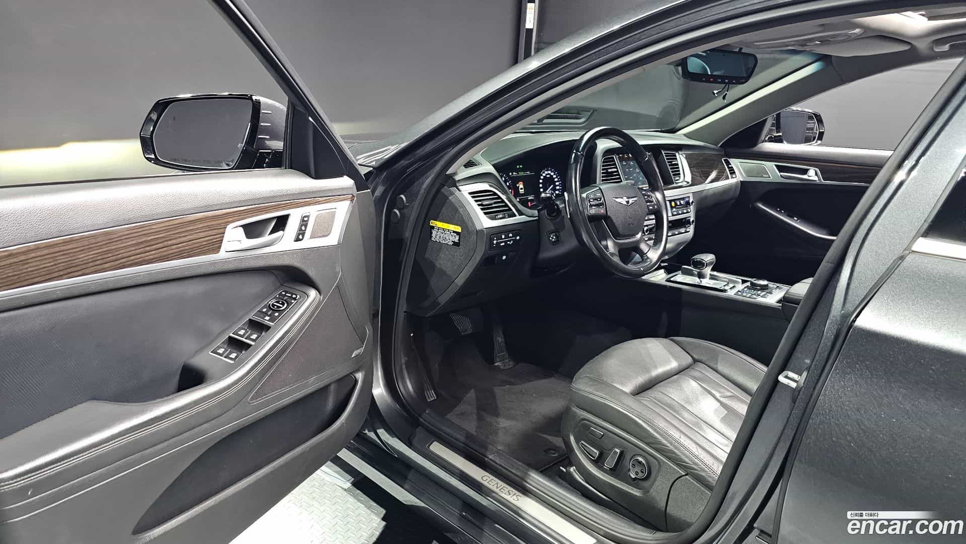G80 Genesis 2019.2-OPTION-016