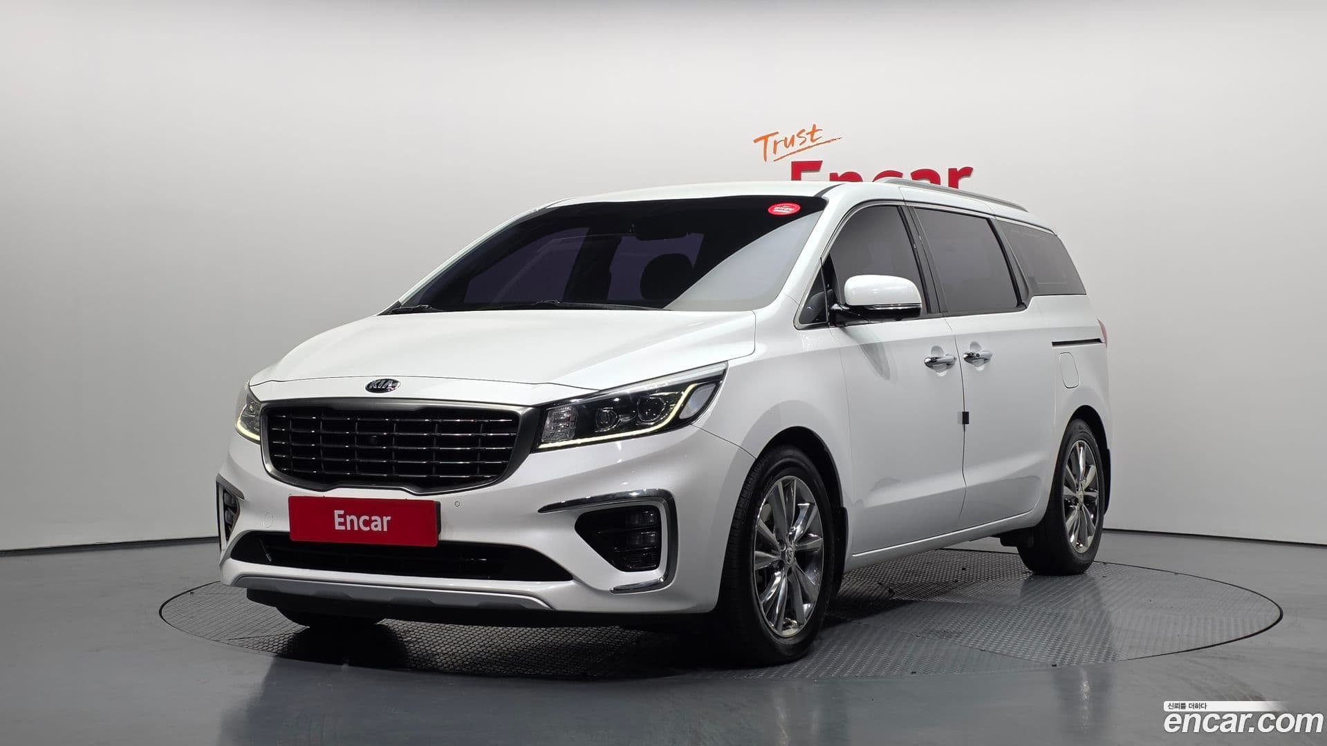 Main__Slider__Photo:Canival Kia 2018.3-0