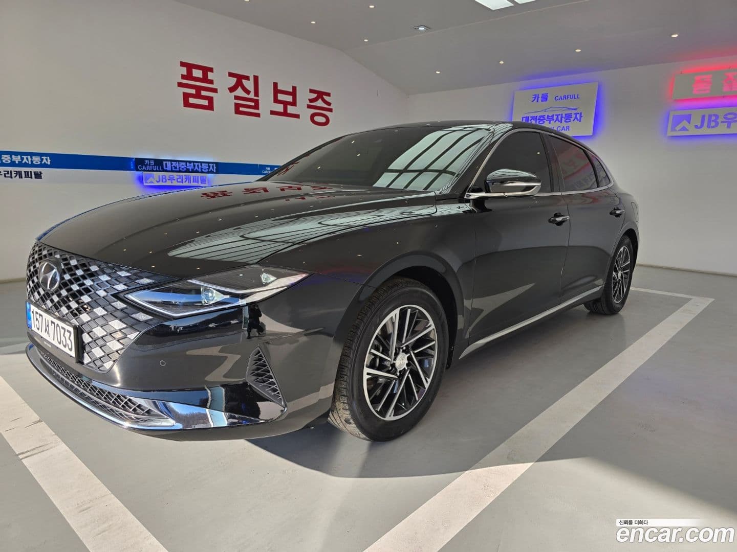 Main__Slider__Photo:Grandeur Hyundai 2021.10-0