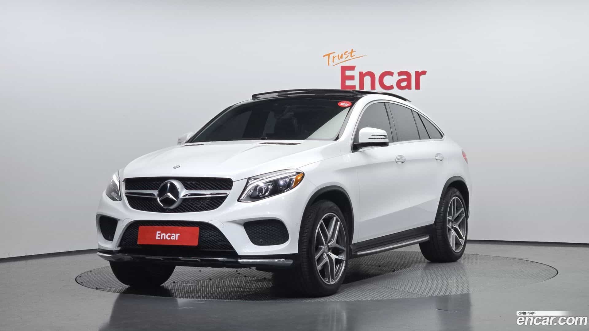 GLE-Class Mercedes-Benz 2016.10-OUTER-001