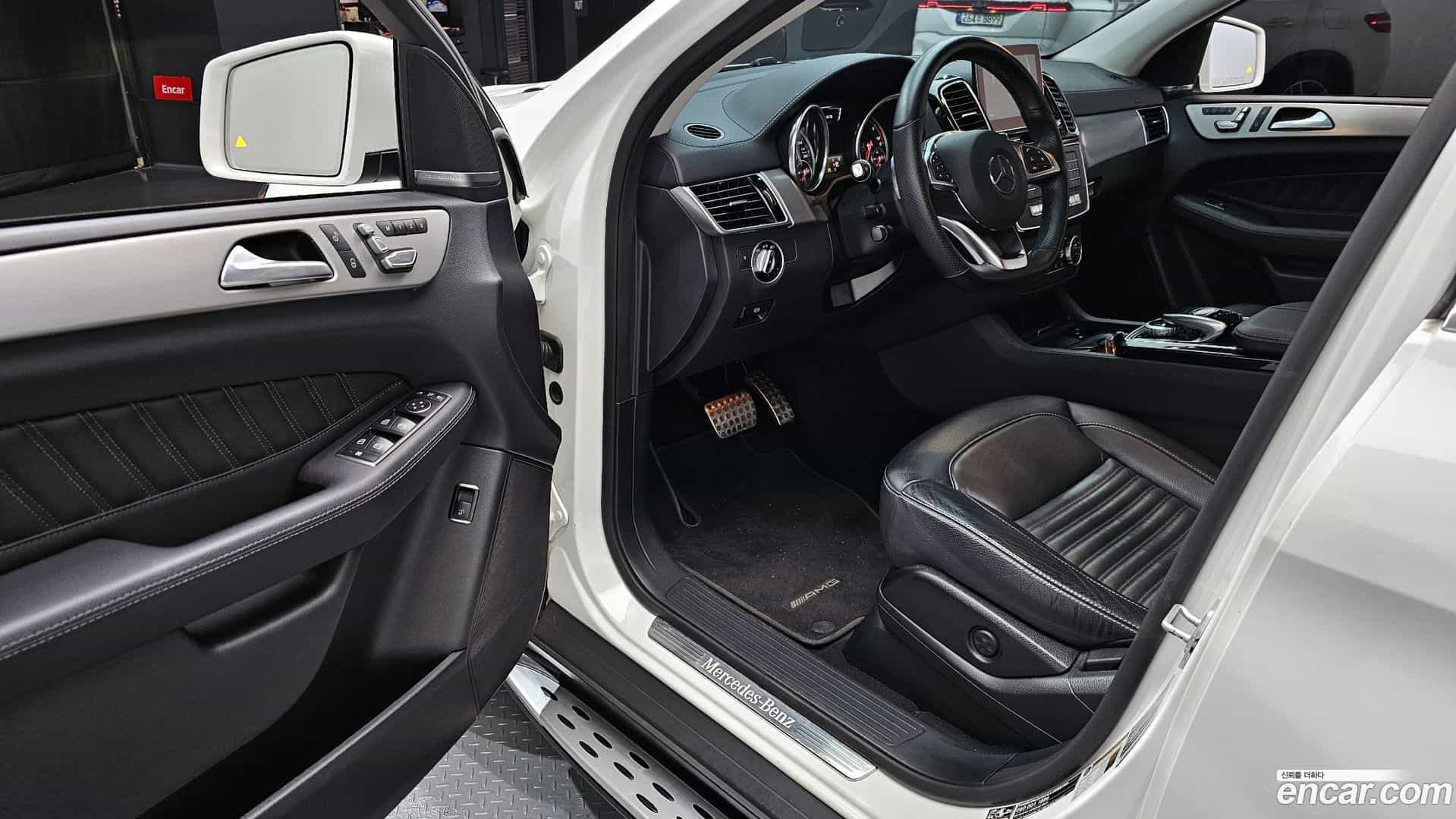 GLE-Class Mercedes-Benz 2016.10-OPTION-015