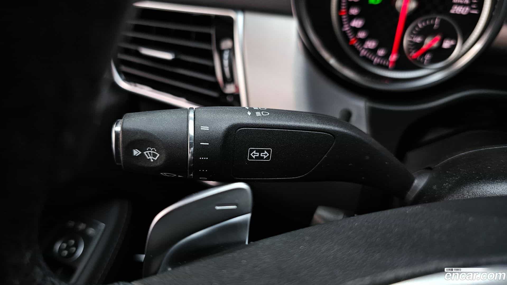 GLE-Class Mercedes-Benz 2016.10-OPTION-022
