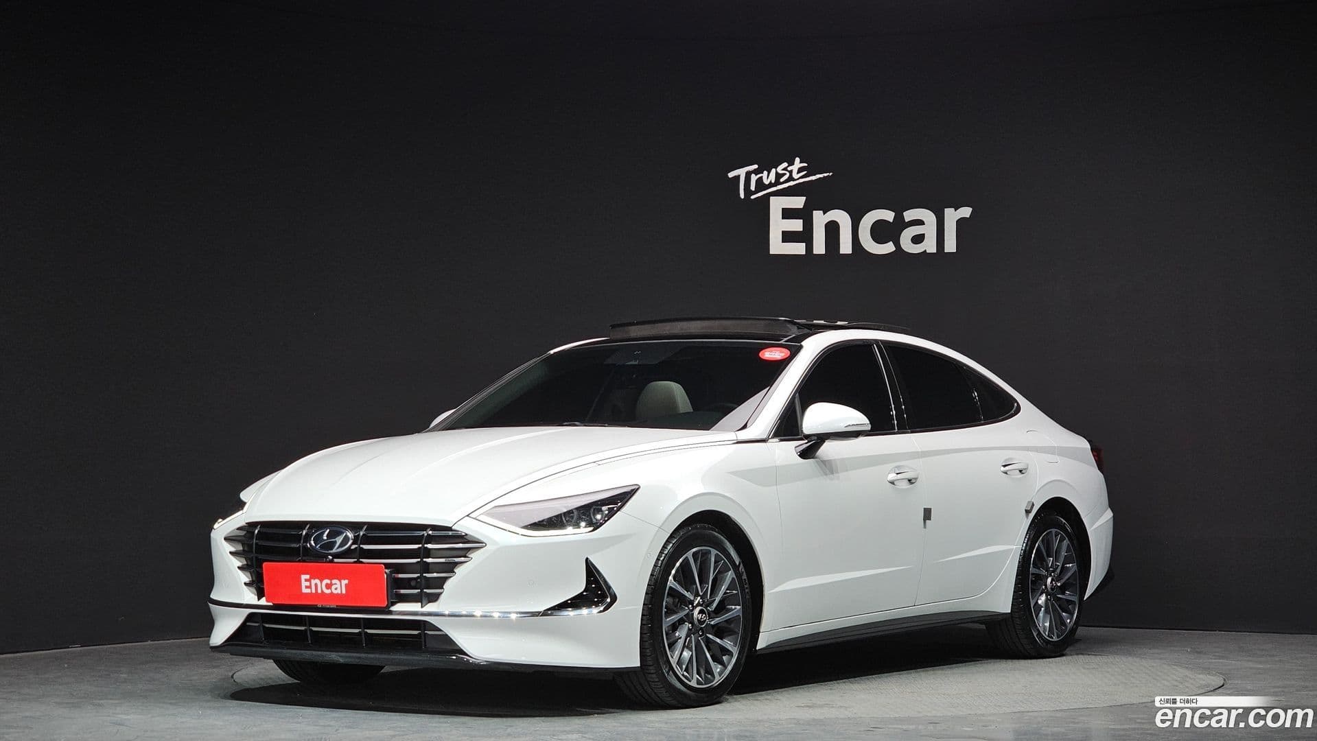 Main__Slider__Photo:Sonata Hyundai 2019.4-0