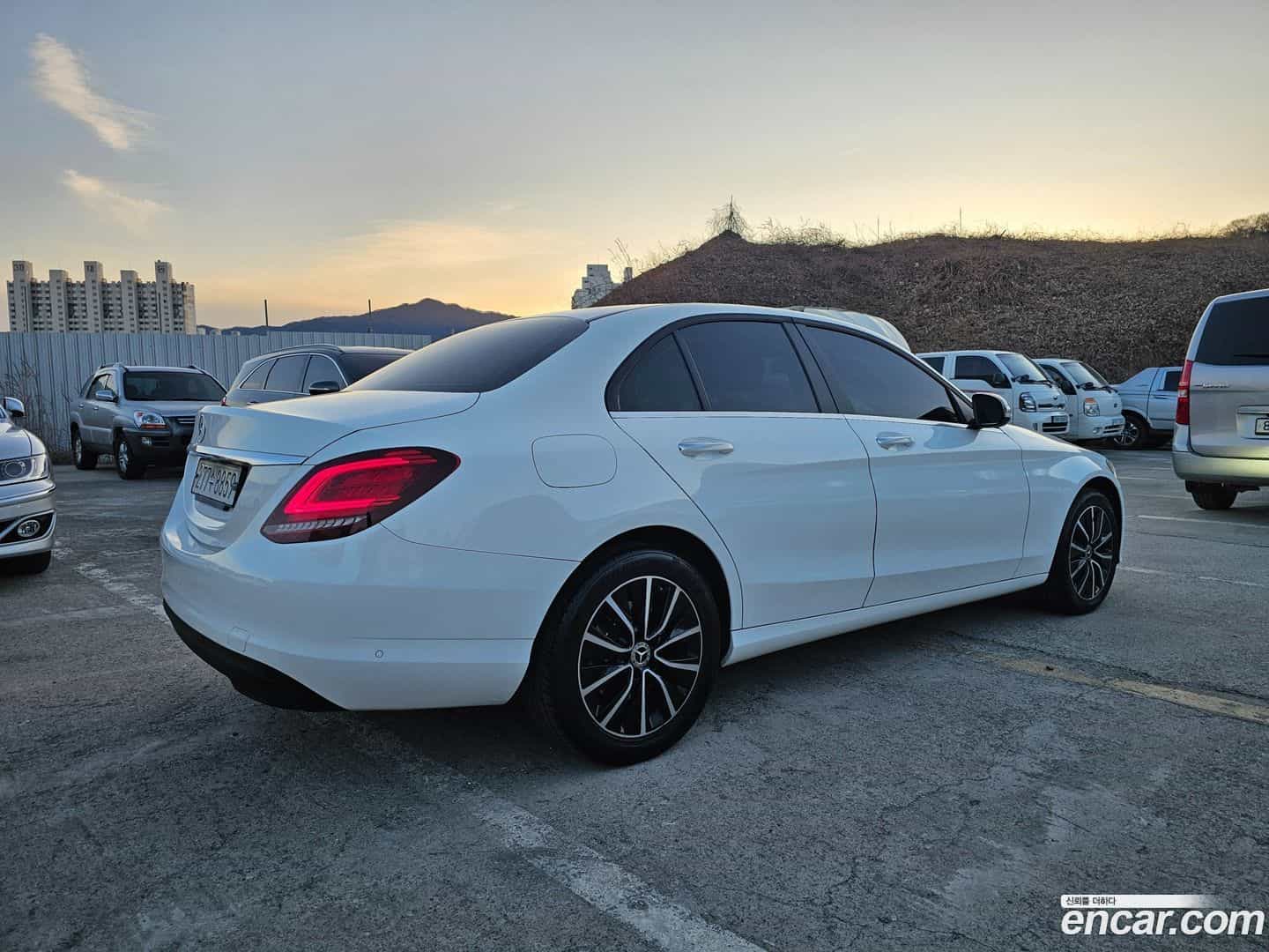 C-Class Mercedes-Benz 2020.1-OUTER-005