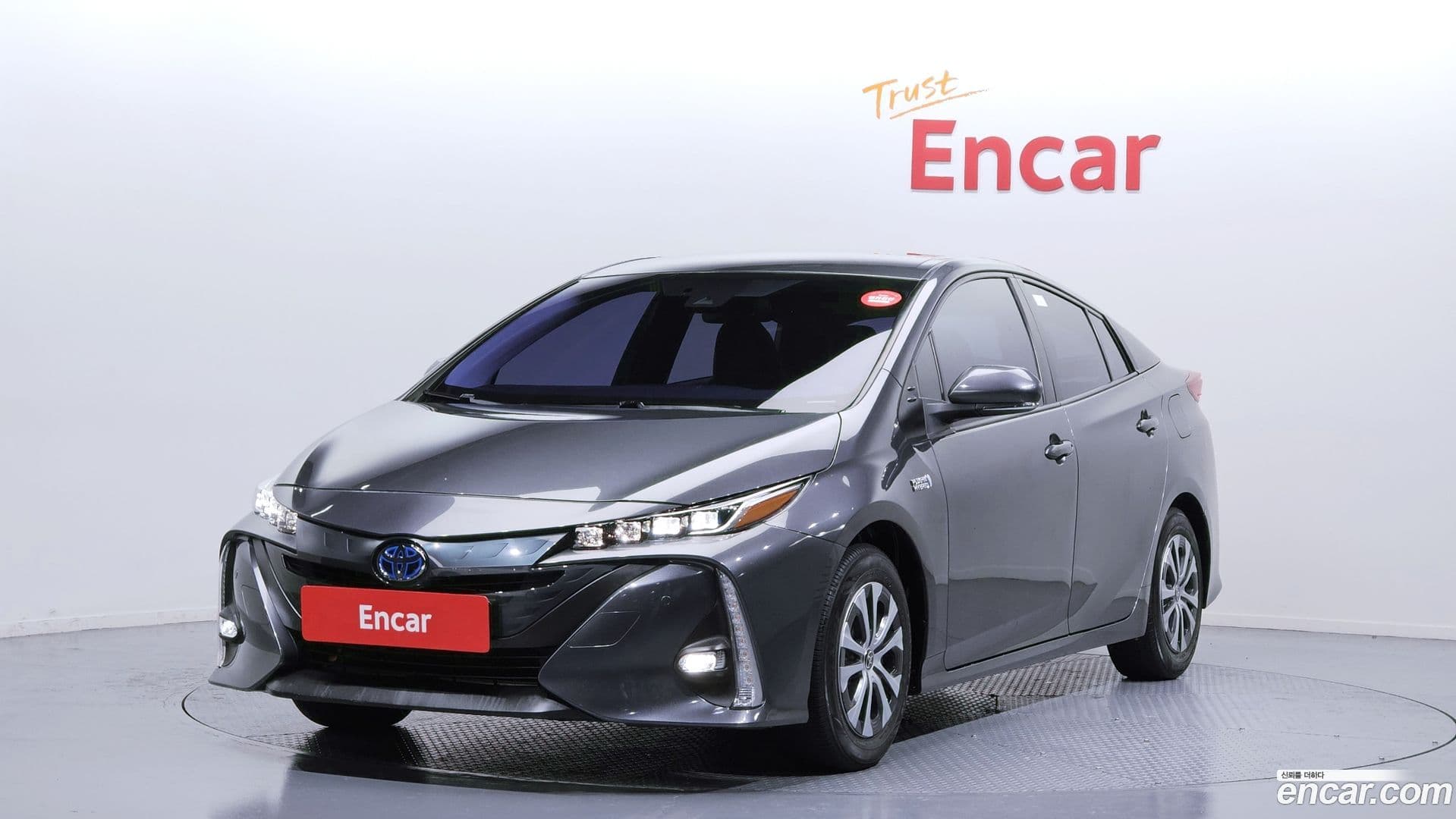 Main__Slider__Photo:Prius Toyota 2020.11-0