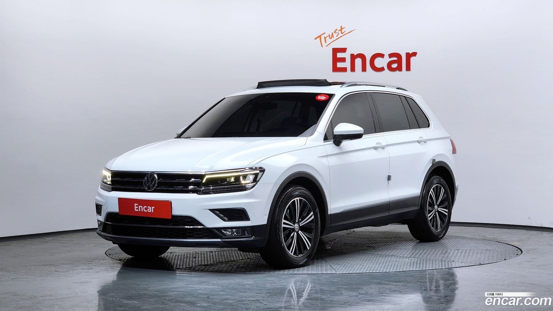 Main__Slider__Photo:Tiguan Volkswagen 2018.7-0