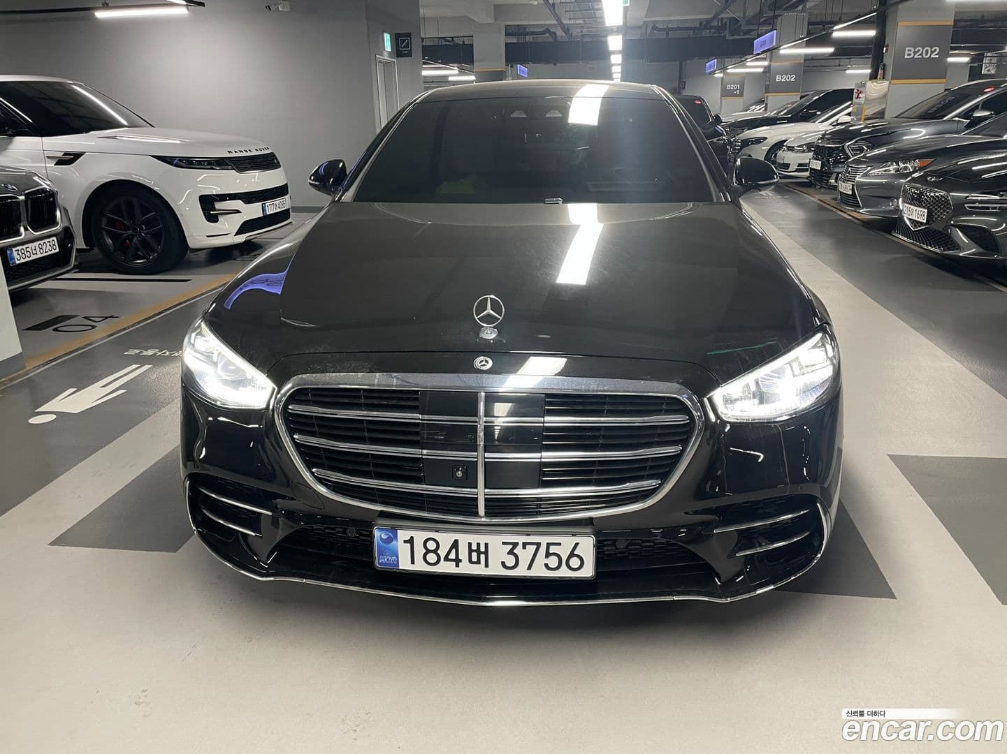 Main__Slider__Photo:S-Class Mercedes-Benz 2022.4-0