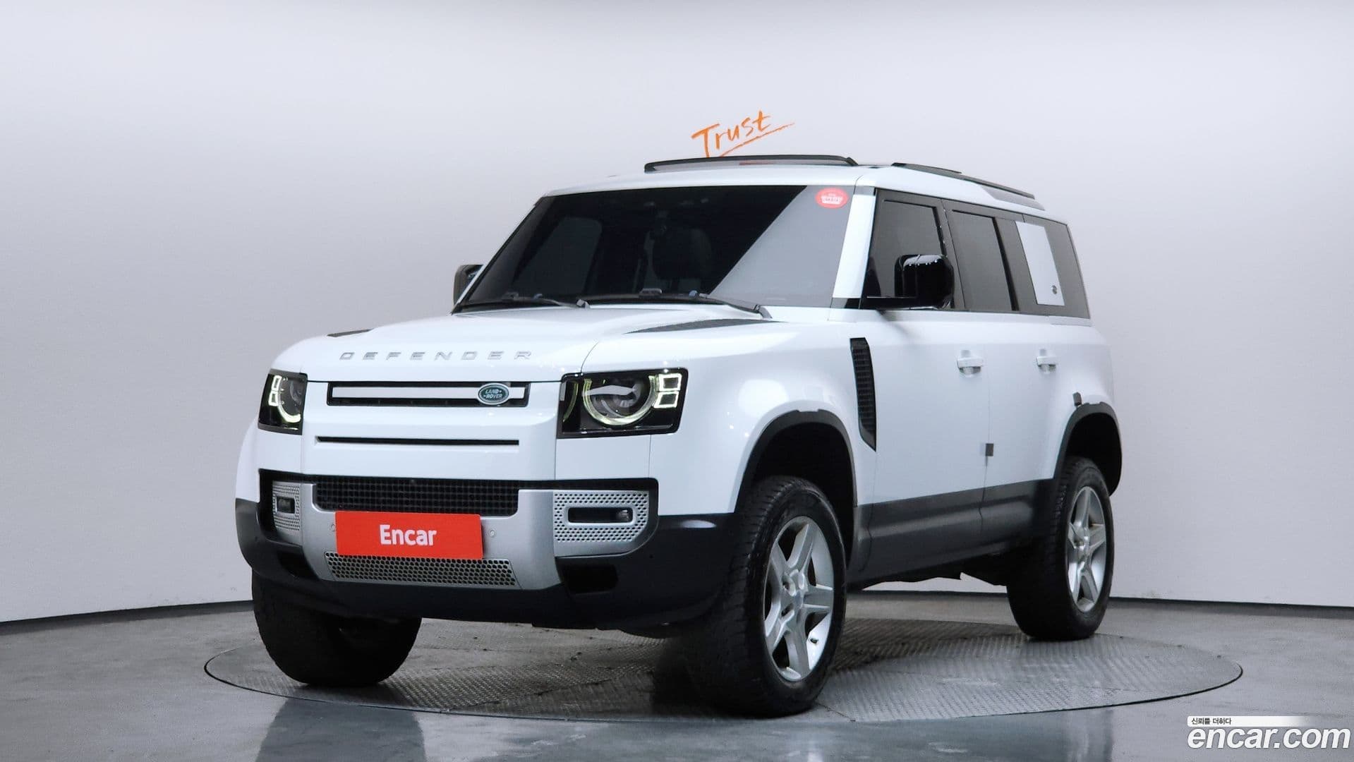 Main__Slider__Photo:Defender Land Rover 2020.11-0