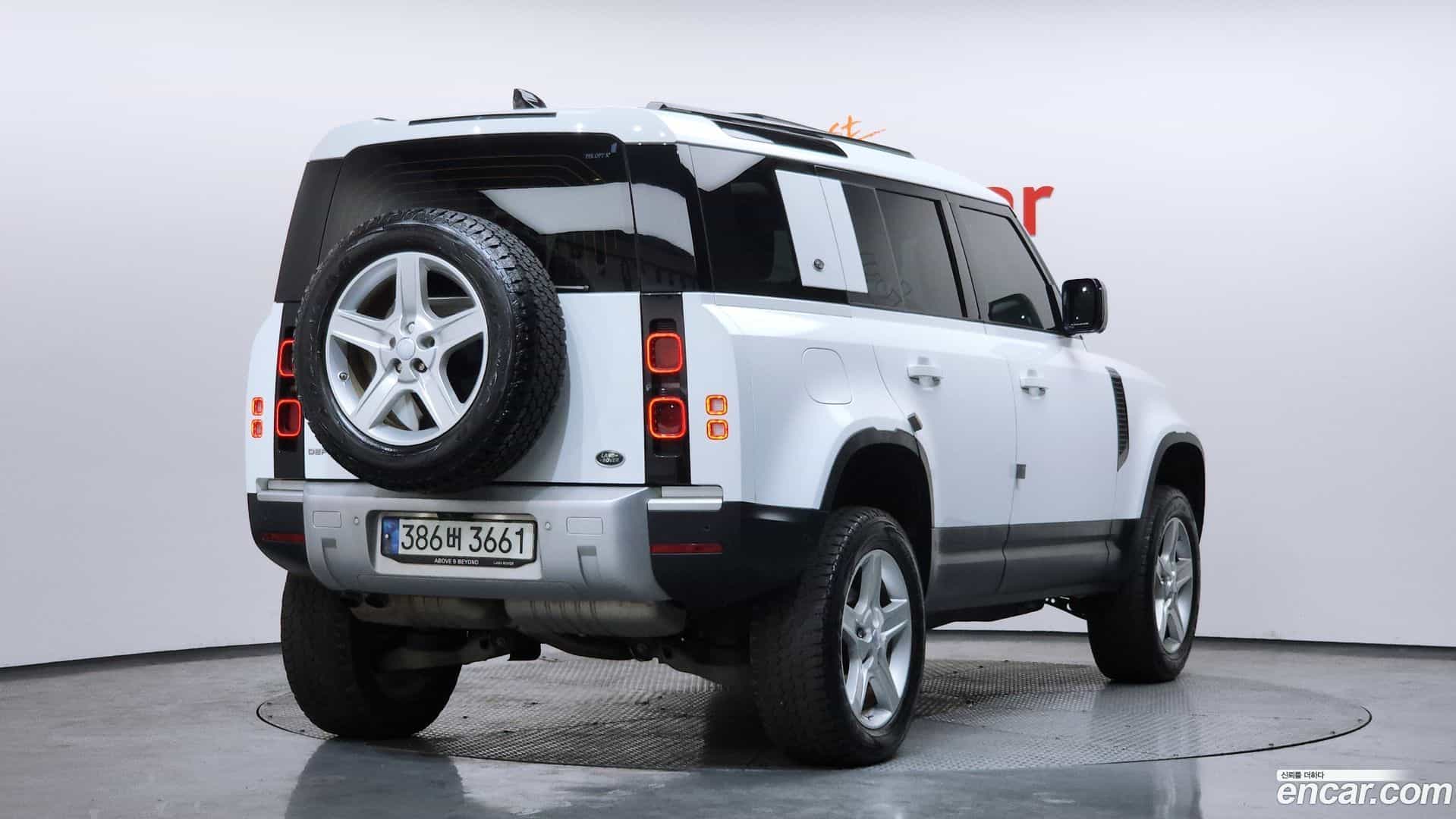 Defender Land Rover 2020.11-OUTER-002
