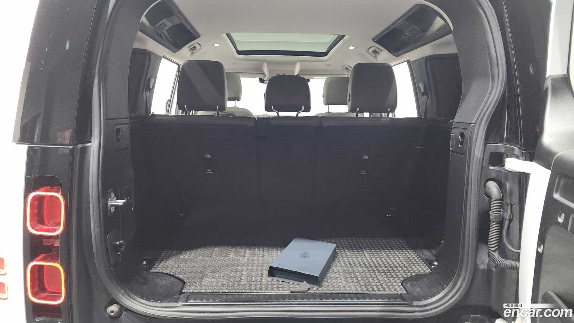 Defender Land Rover 2020.11-OPTION-024