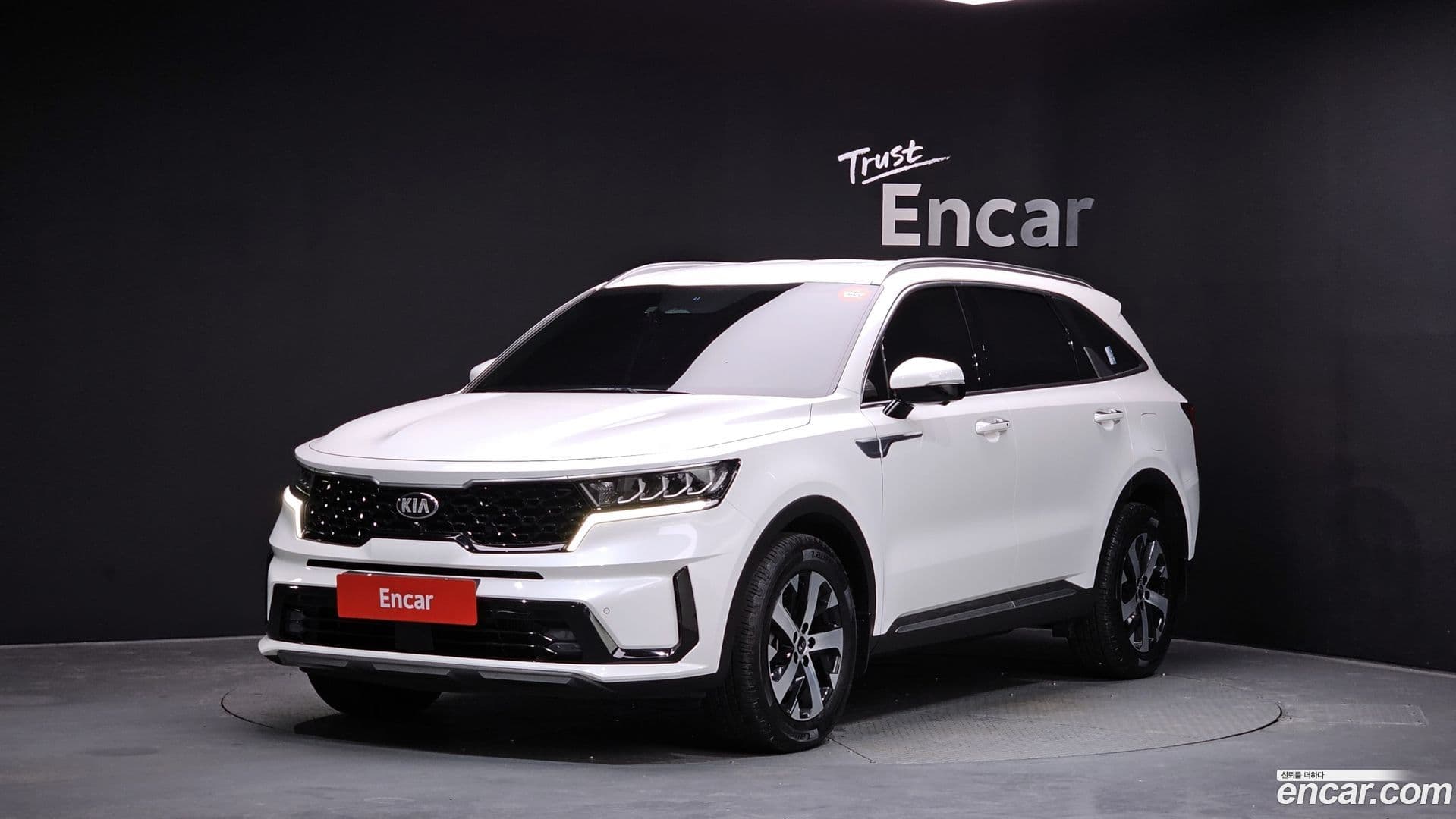 Main__Slider__Photo:Sorento Kia 2021.3-0