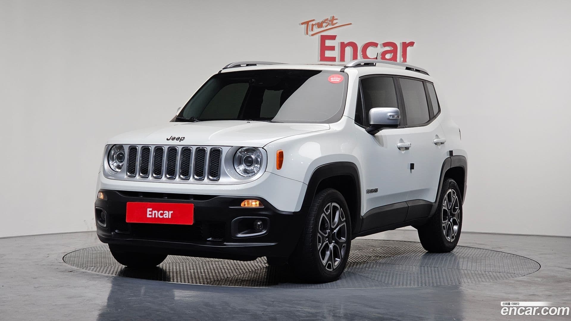 Main__Slider__Photo:Renegade Jeep 2017.7-0