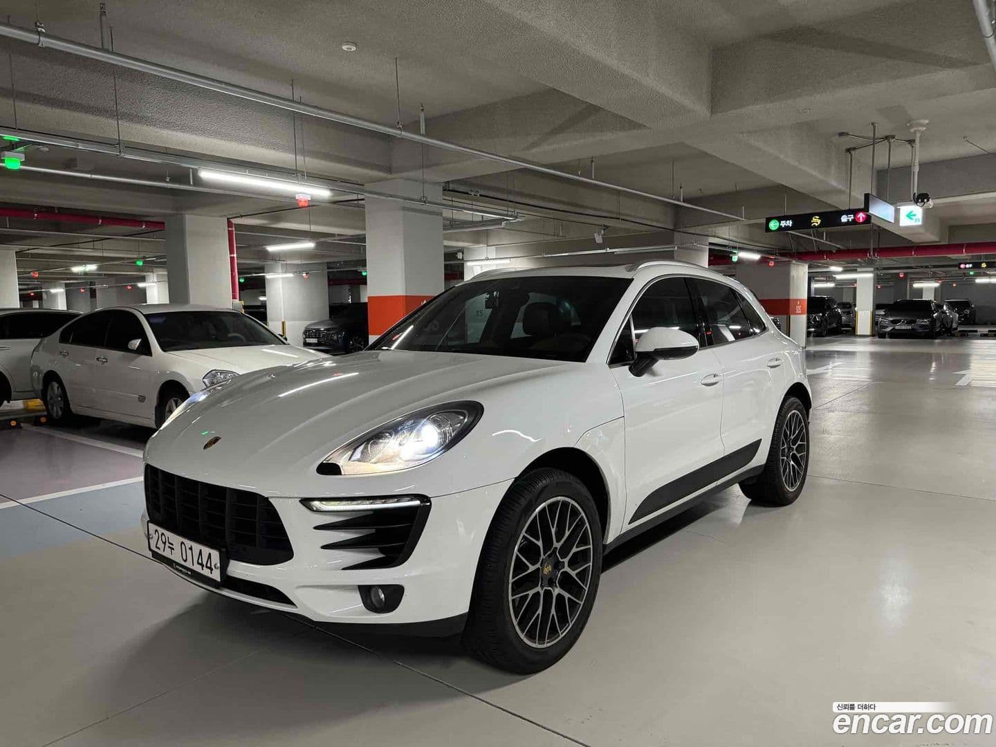 Main__Slider__Photo:Macan Porsche 2016.9-0