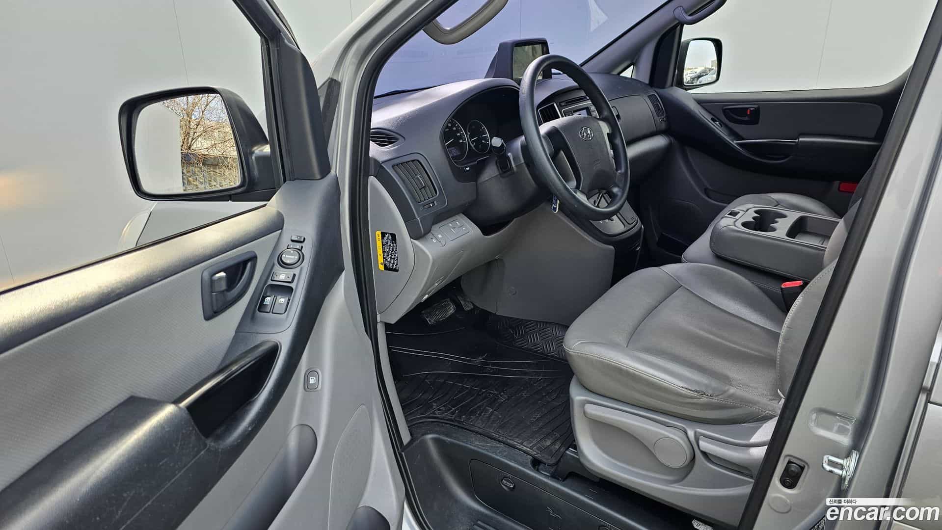 Starex Hyundai 2017.0-OPTION-015