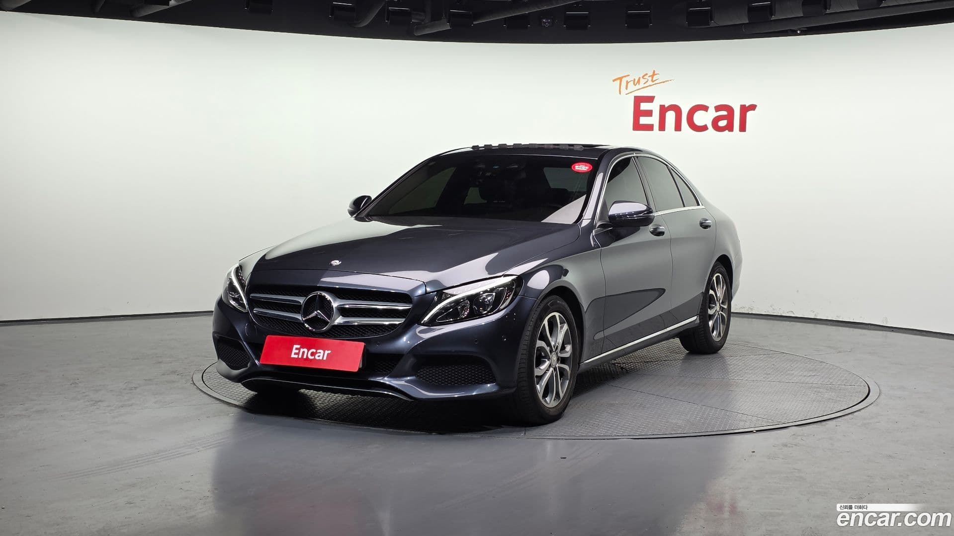 Main__Slider__Photo:C-Class Mercedes-Benz 2015.11-0