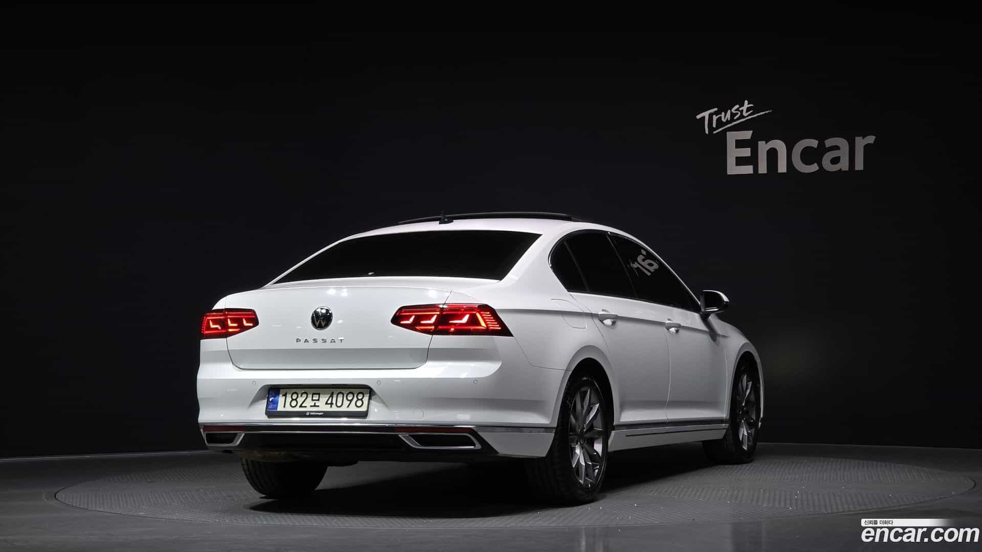 Passat Volkswagen 2021.3-OUTER-002