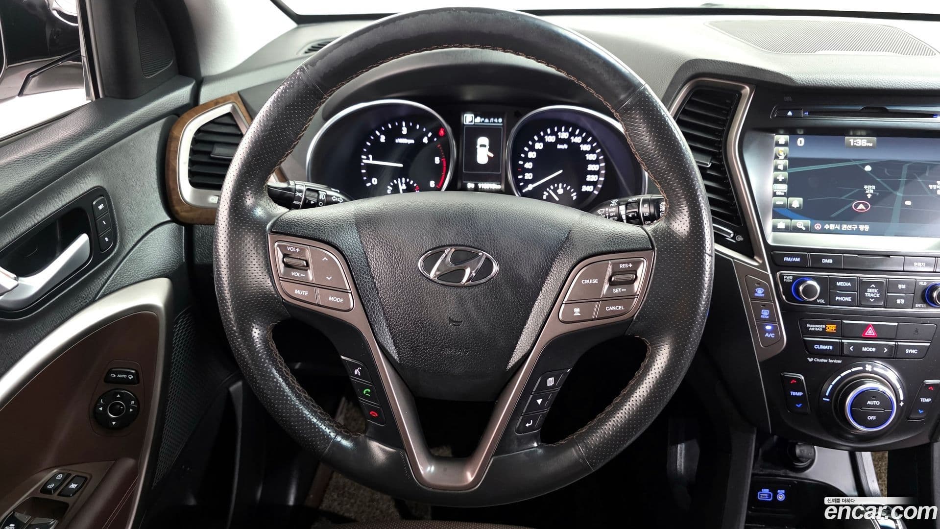 Main__Slider__Photo:Maxcruz Hyundai 2015.10-13